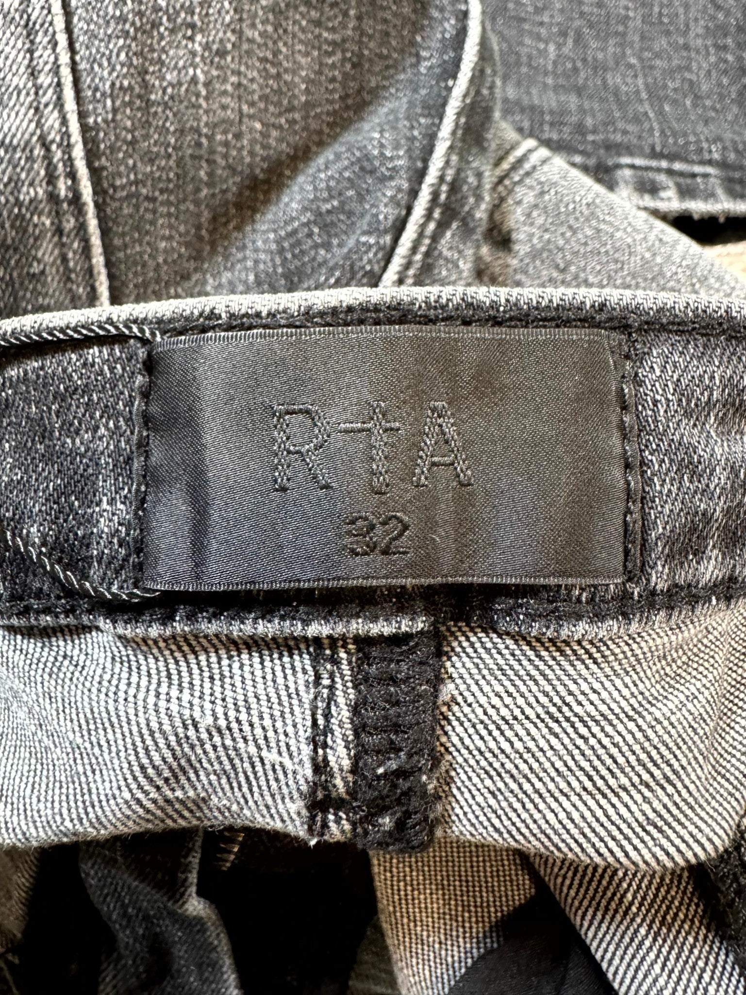 RTA Embroiderded Logo Grey Wash Jeans