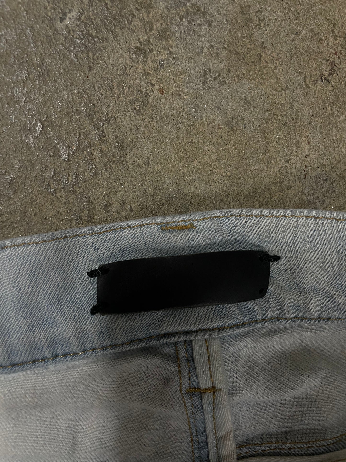 Amiri Jeans Lightwash White Stripe Jeans Used 28