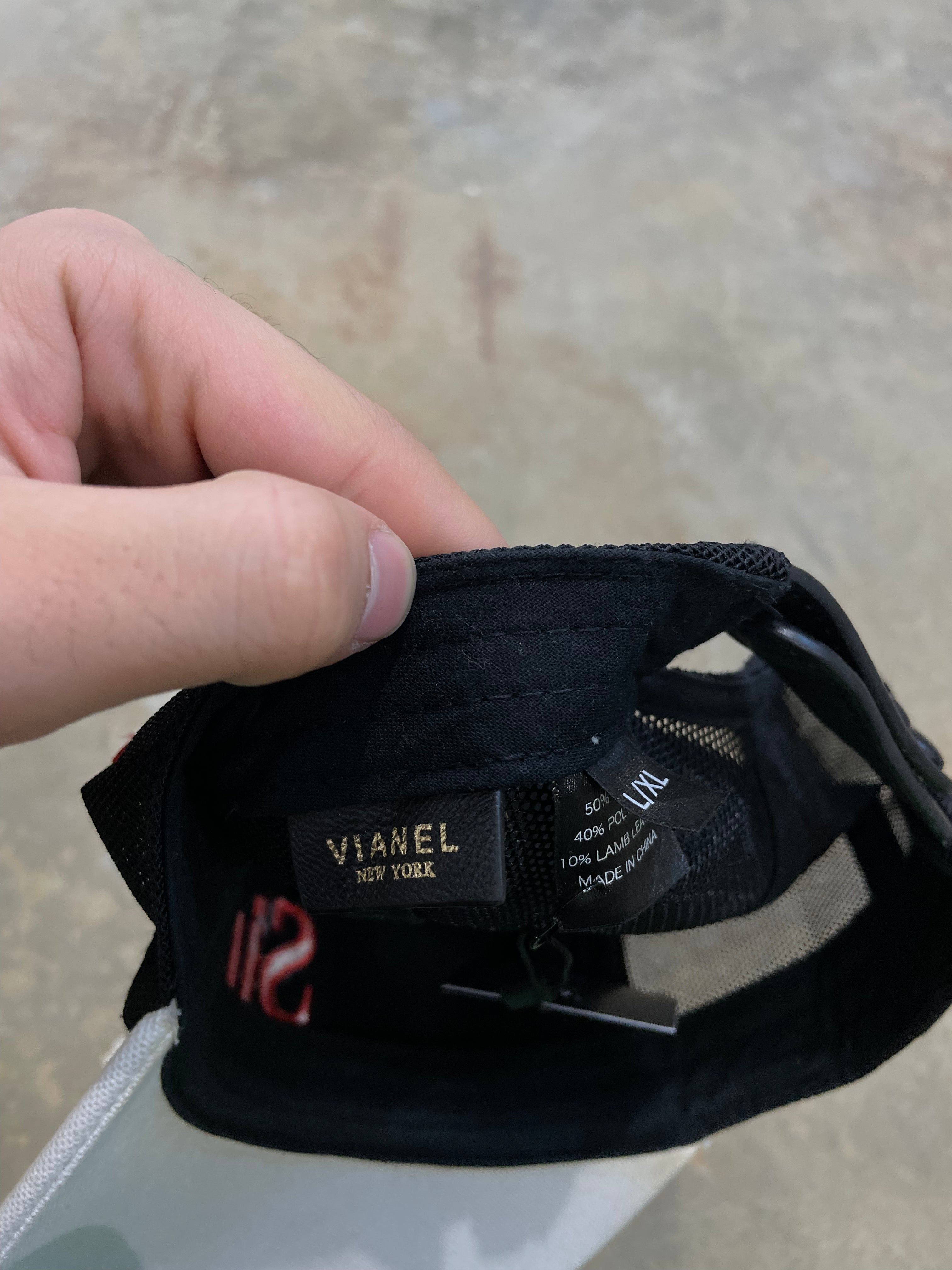 Sinclair Snapback White Red Used OS N/A