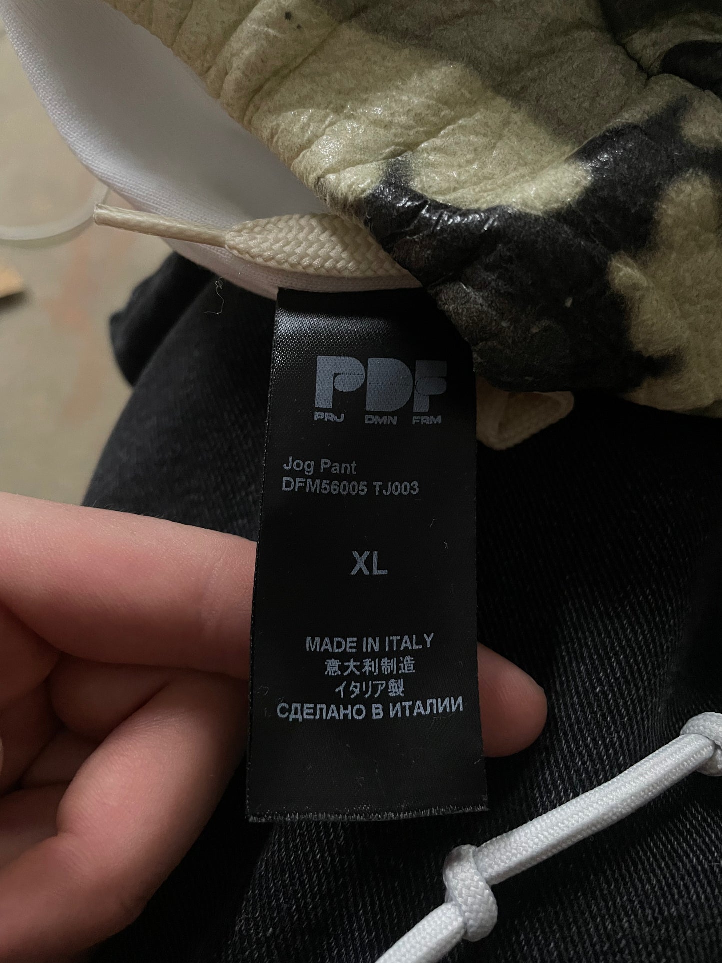 PDF Chanel green Camo Pants Used XL