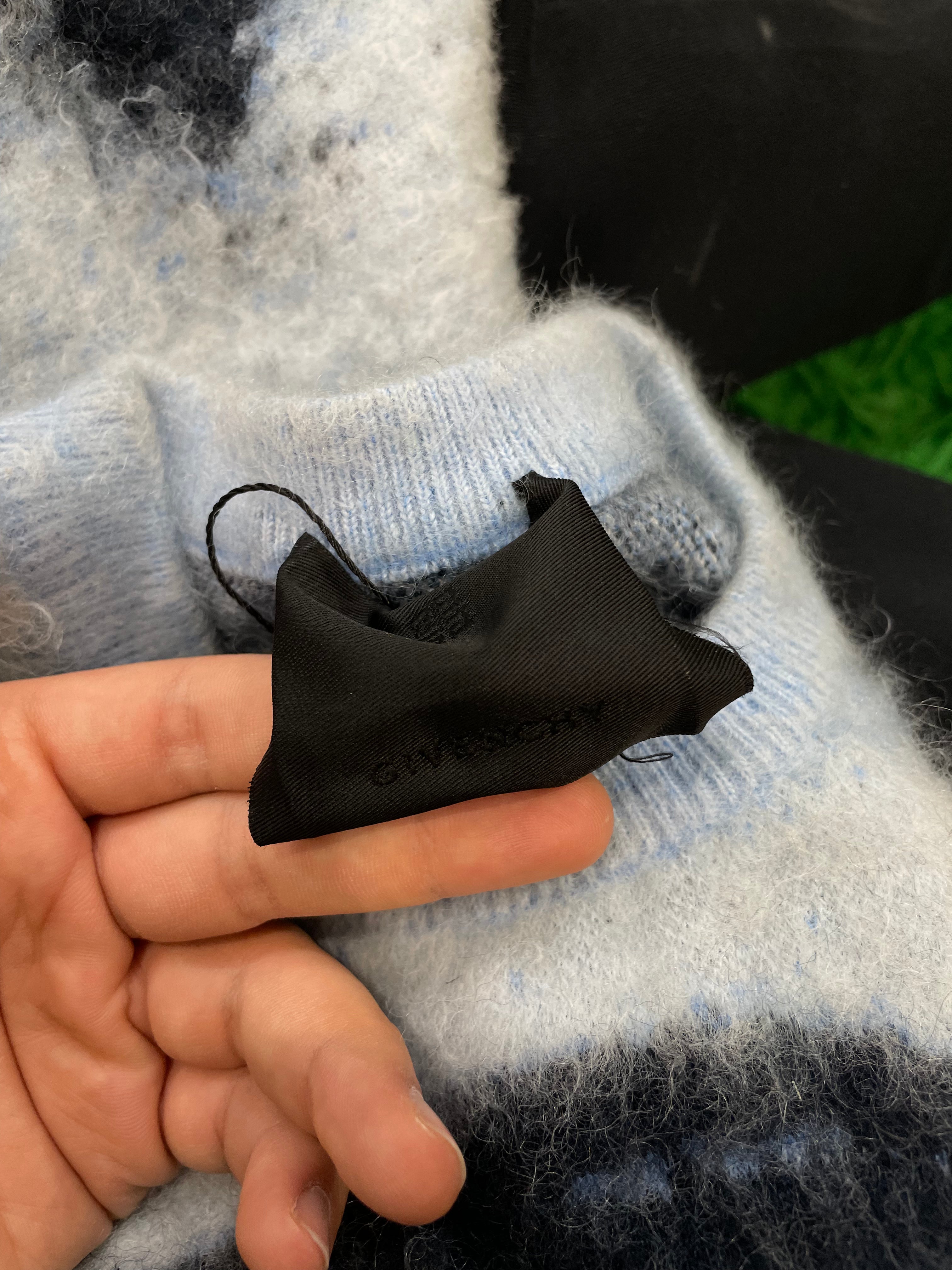 Givenchy Crewneck Blue Mohair Used XS