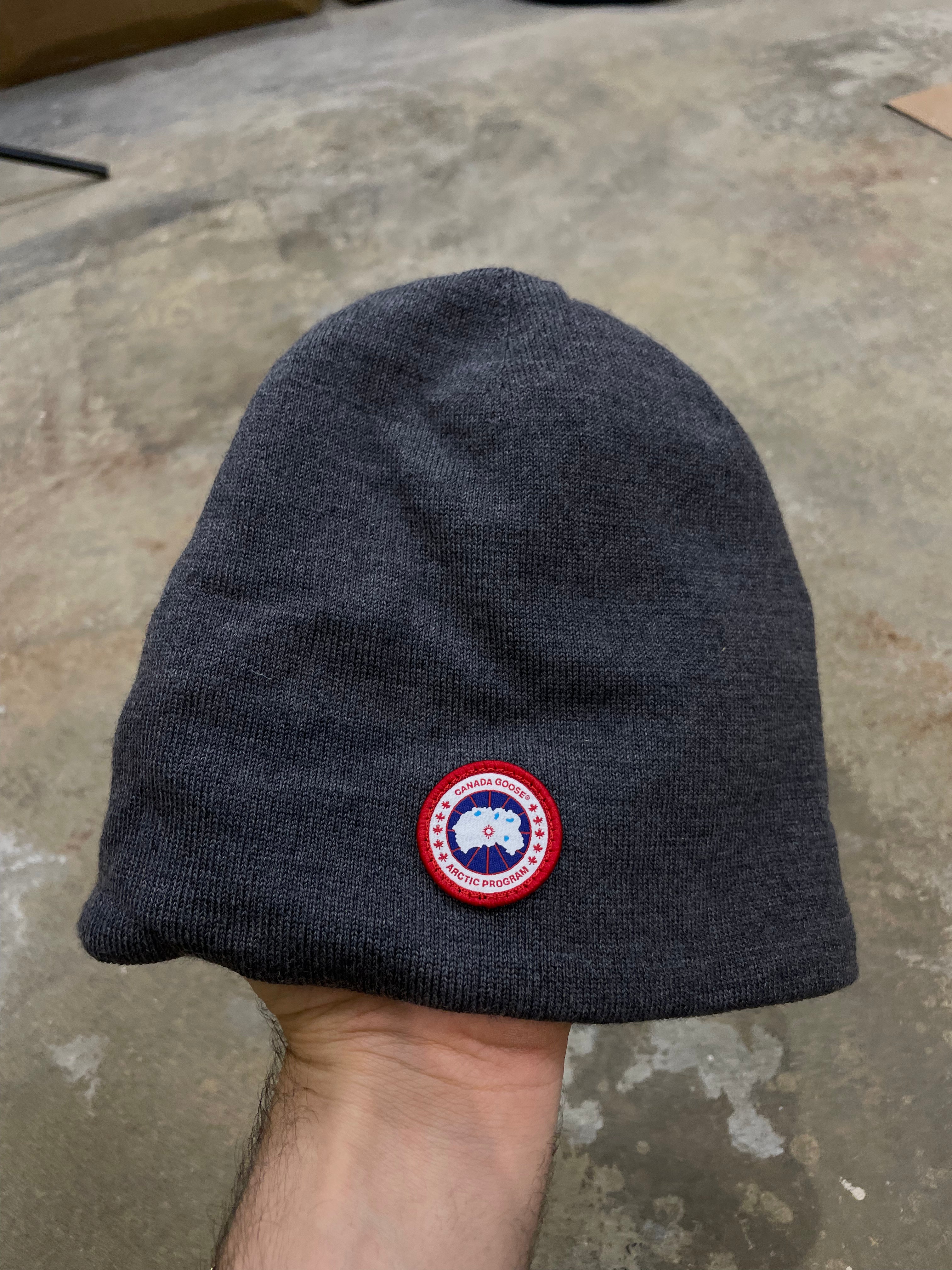 Canada goose Beanie Grey OS New