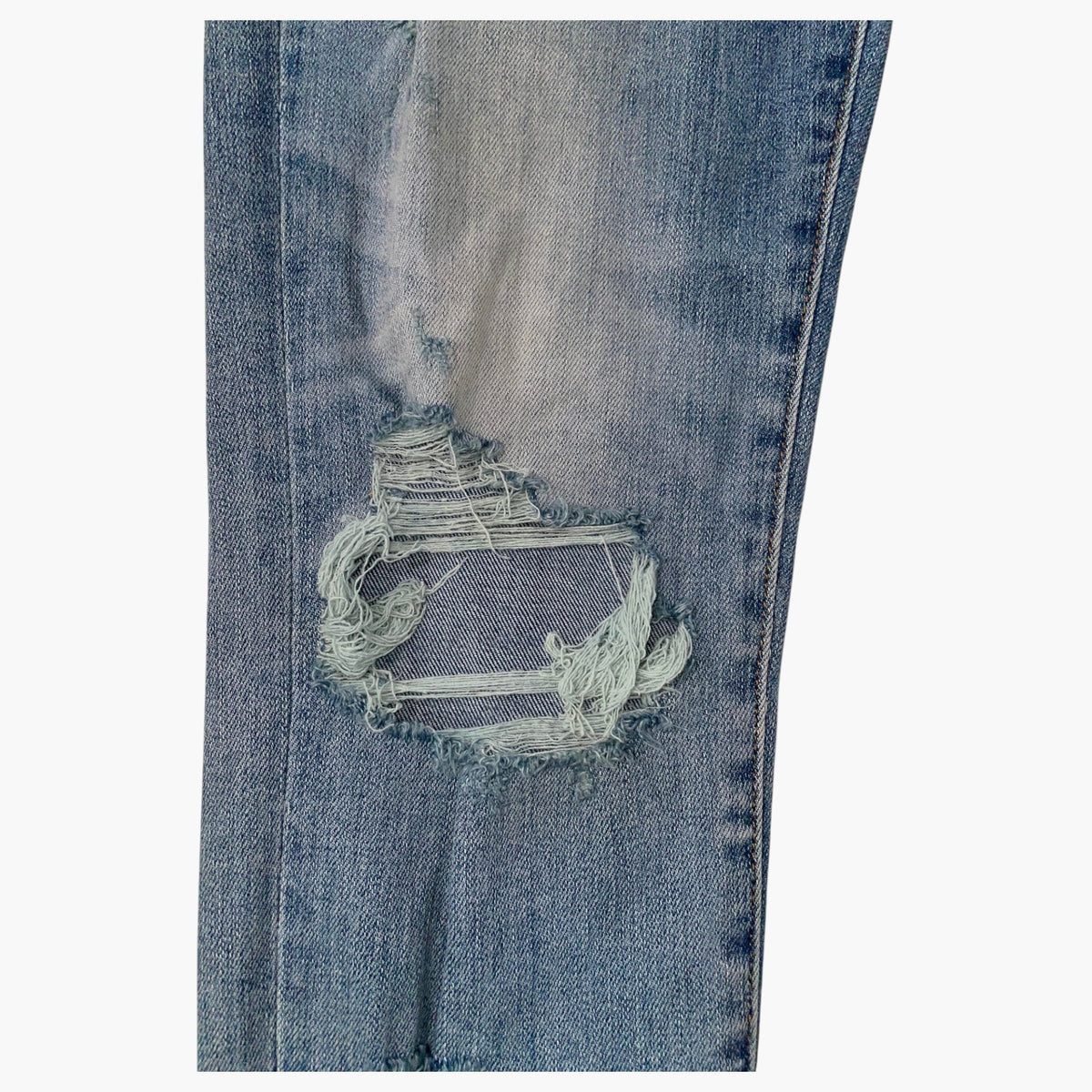 Amiri Knee Rip (Zipper) Light Wash Jeans