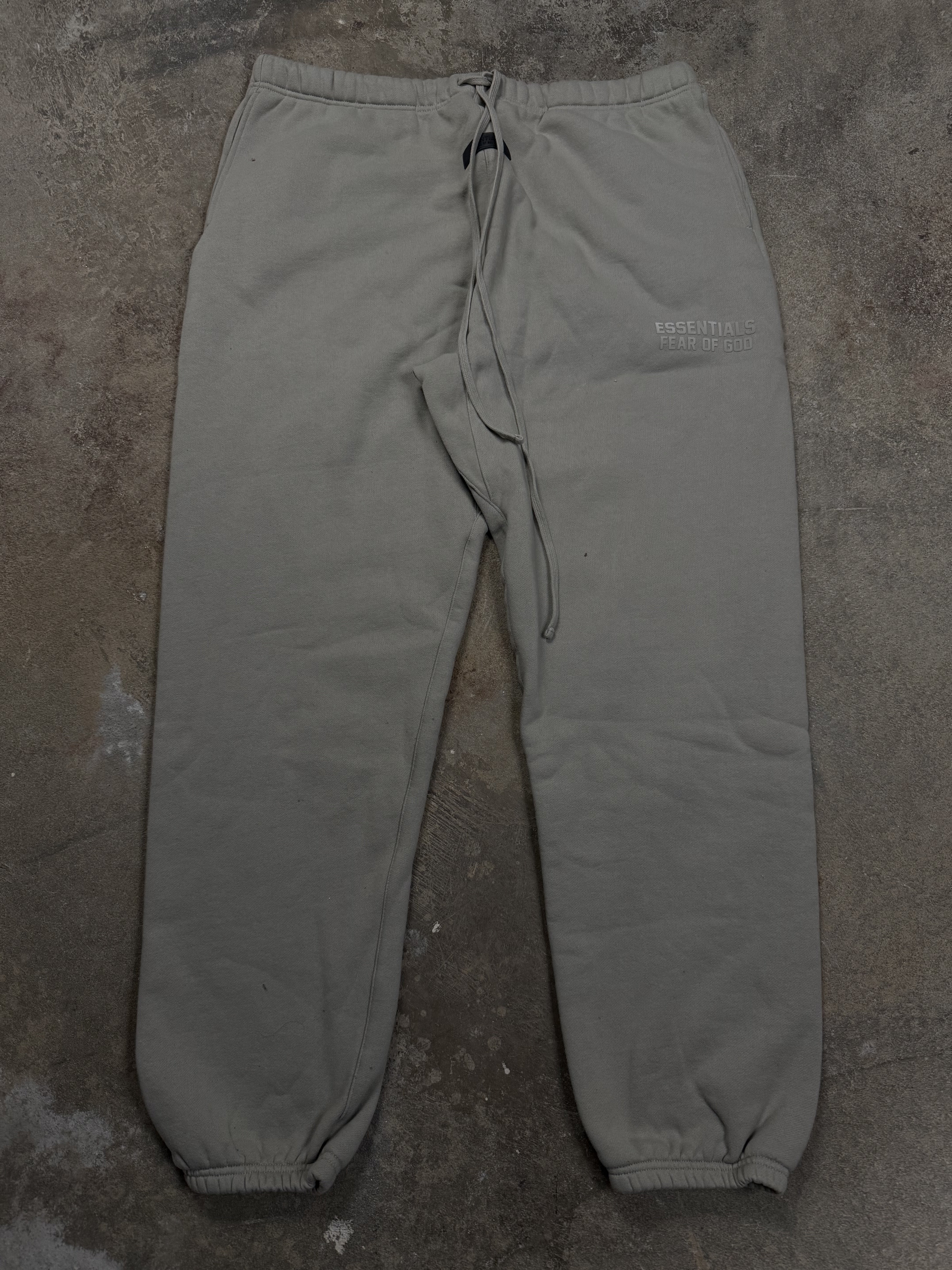 Essentials Sweats Taupe Used XXL