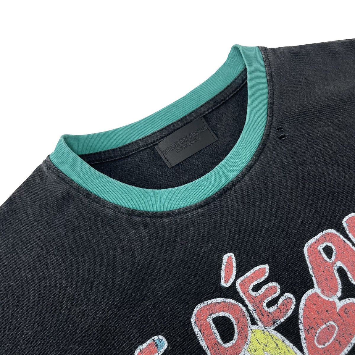 Stile De Amor 'Clover' Black Tee