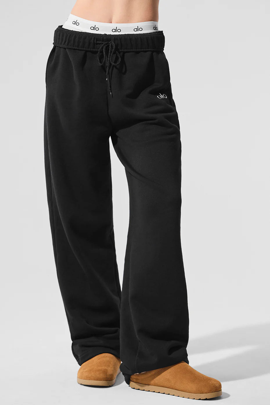 ALO 'Black' Accolade Straight Leg Sweatpants
