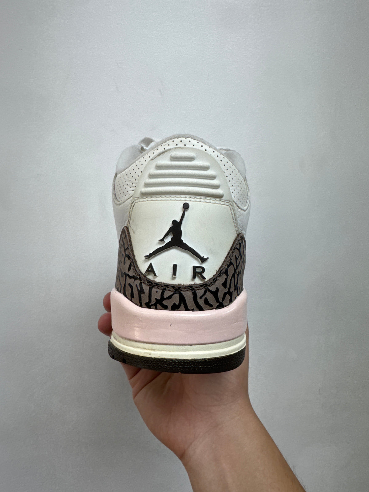 Jordan 3 Neopolitan Sneakers