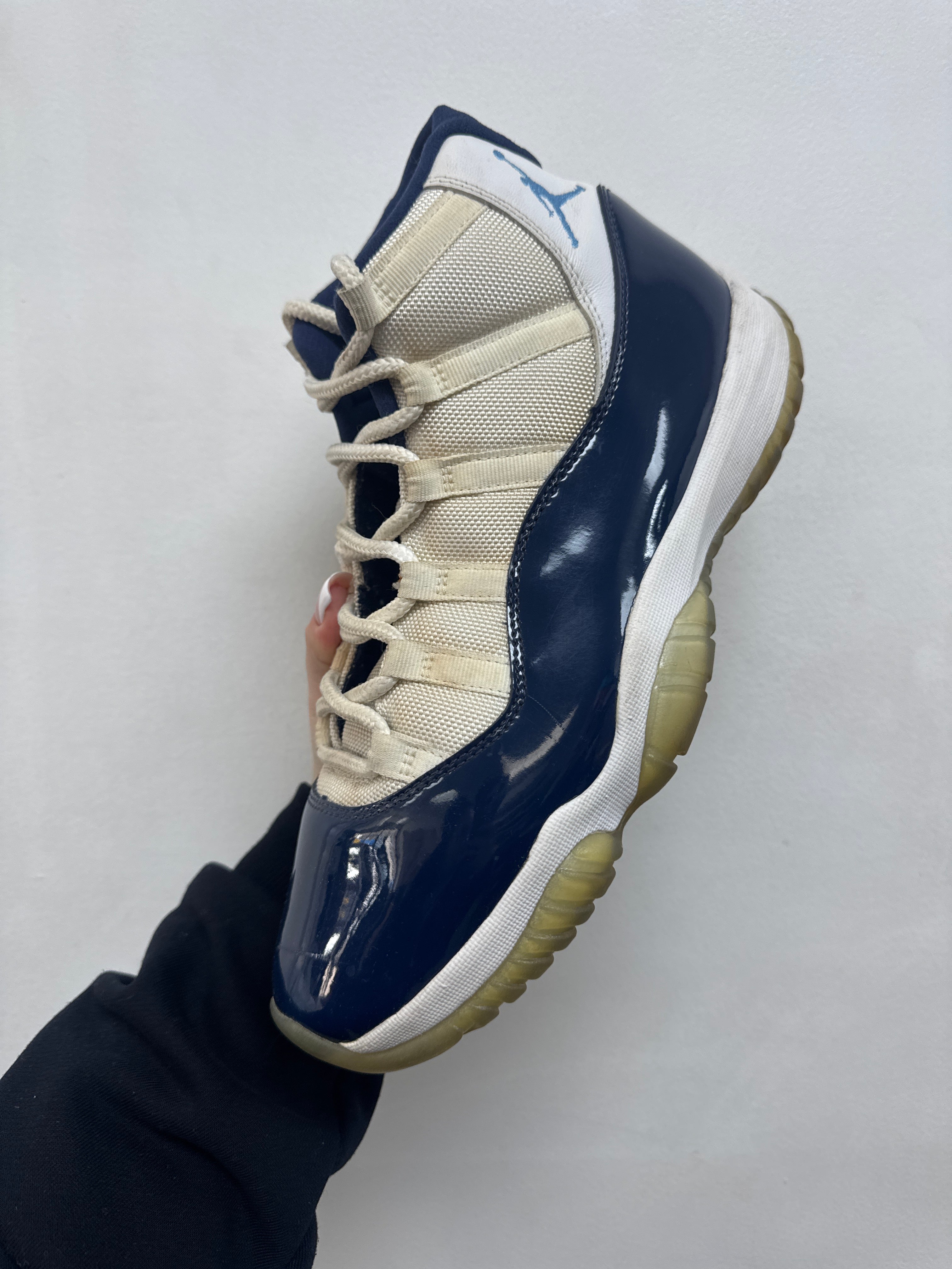 Nike Jordan 11 Georgetown Sneakers