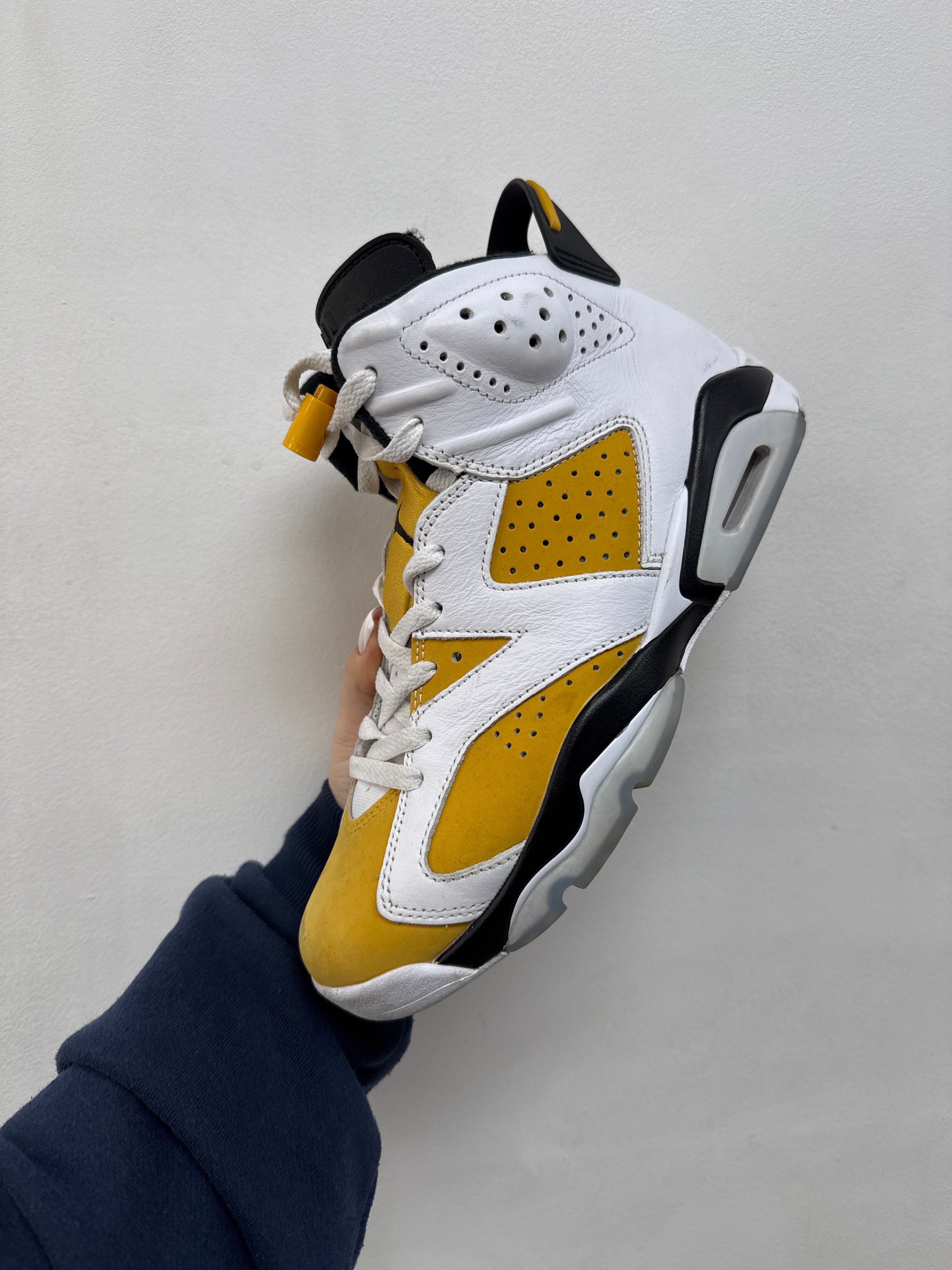 Jordan 6 Yellow Ochre Sneakers