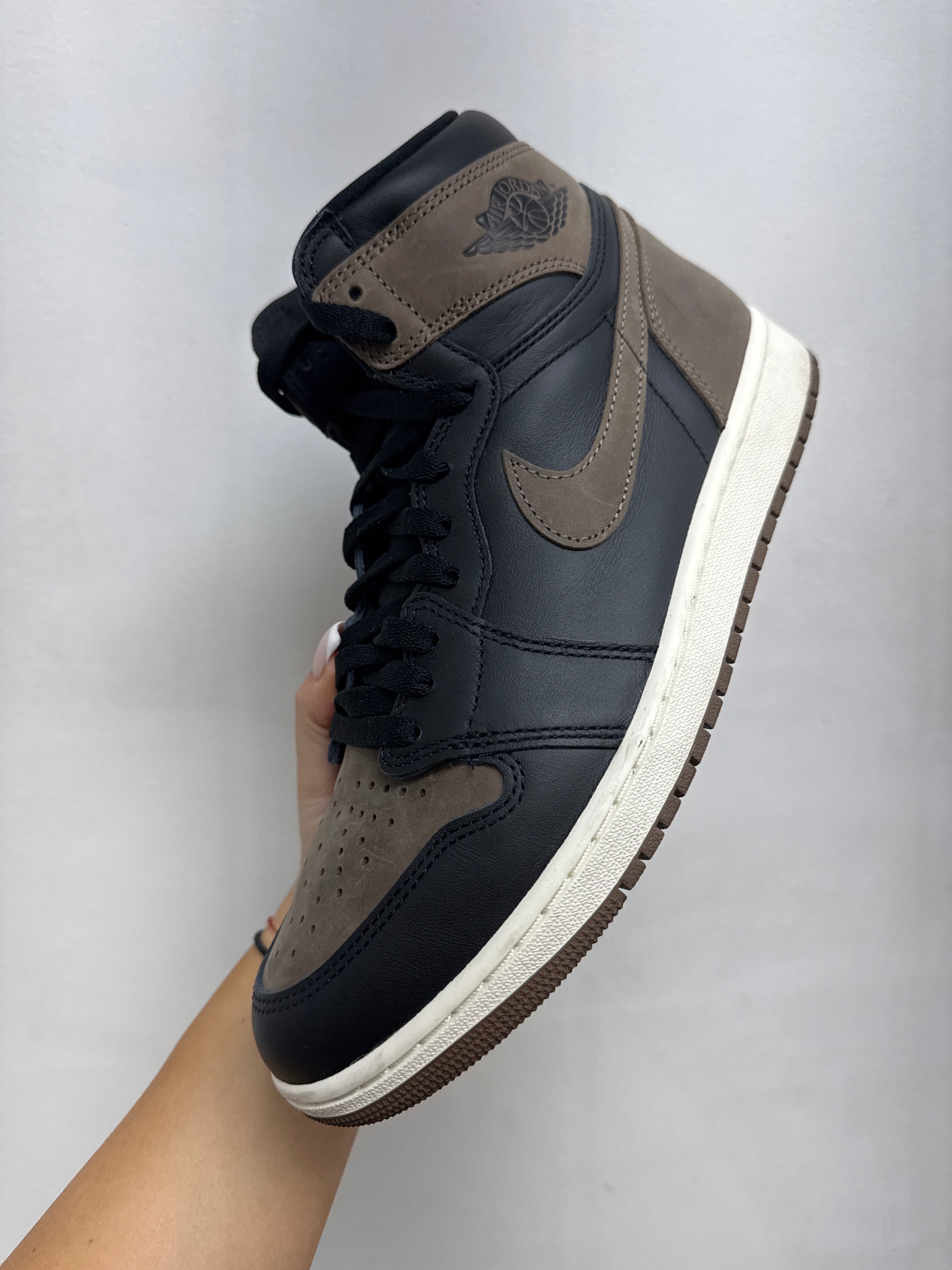 Jordan 1 Palomino Sneakers