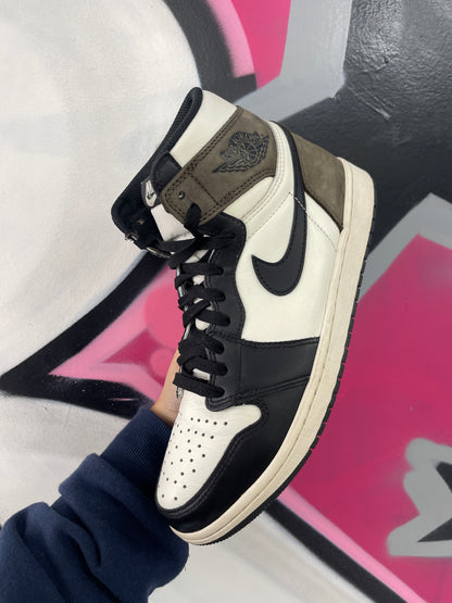 Nike Jordan 1 Mocha Sneakers