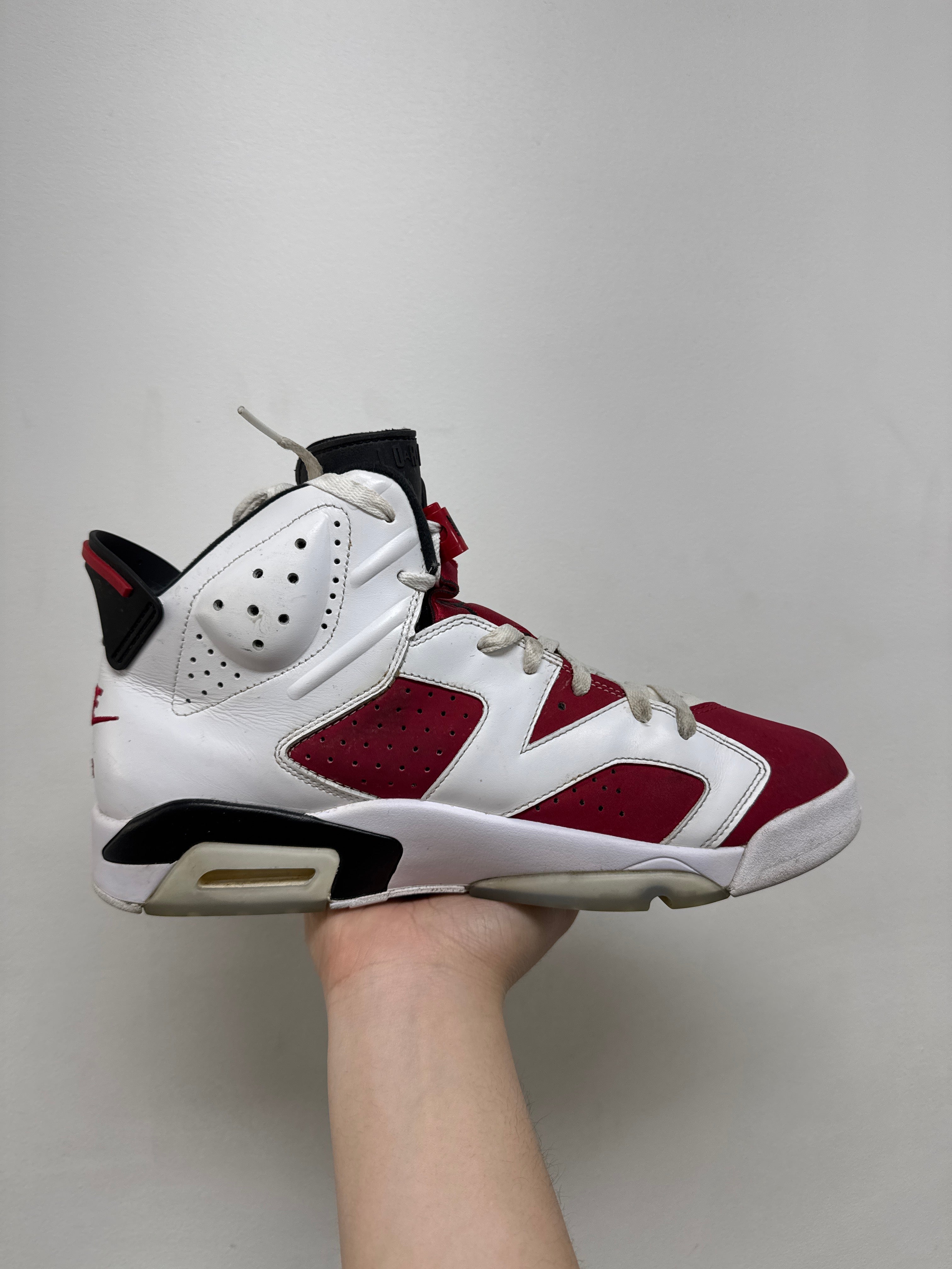 Jordan 6 Carmine Sneakers