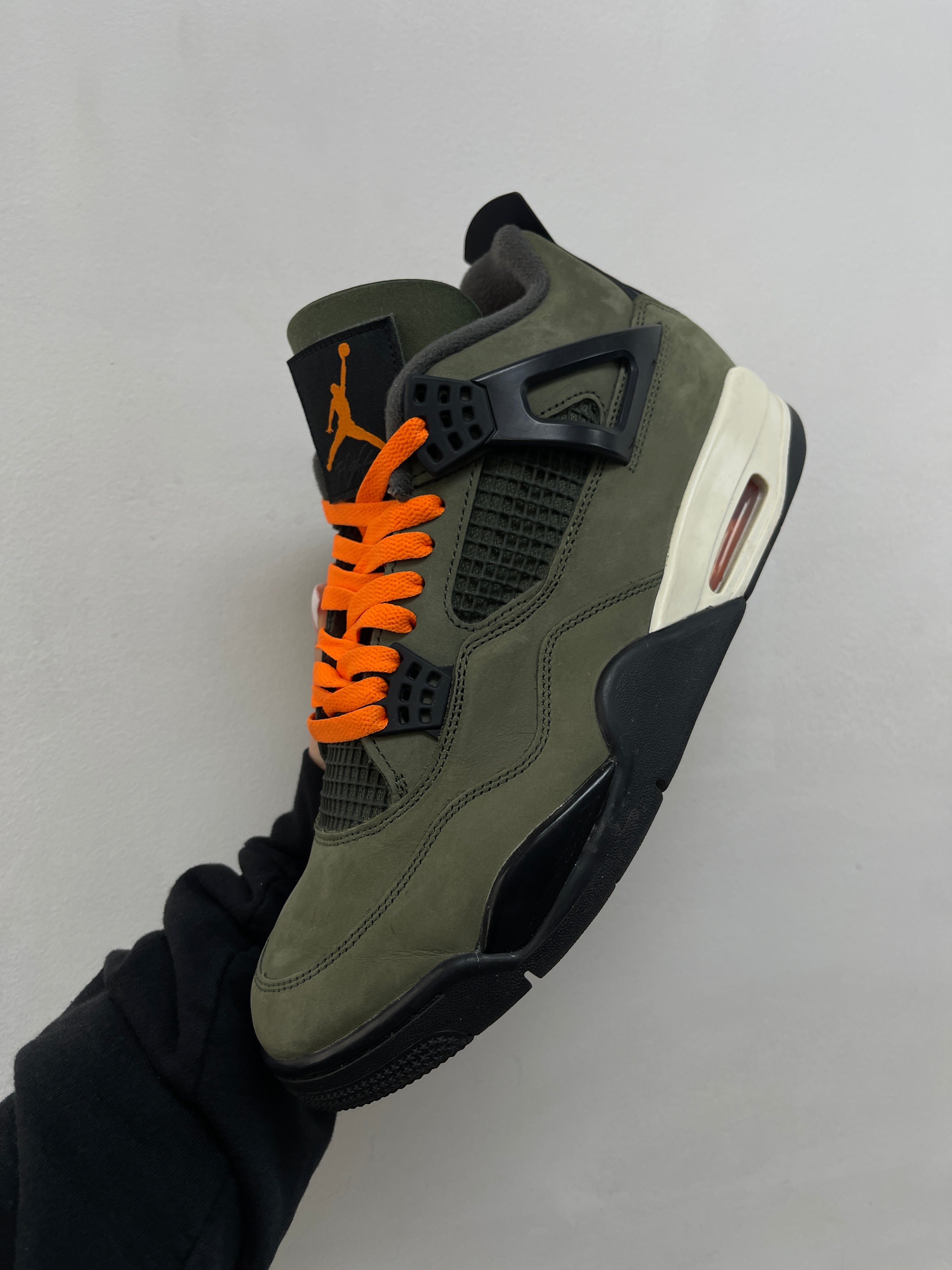 Jordan 4 Undefeated Sneakers