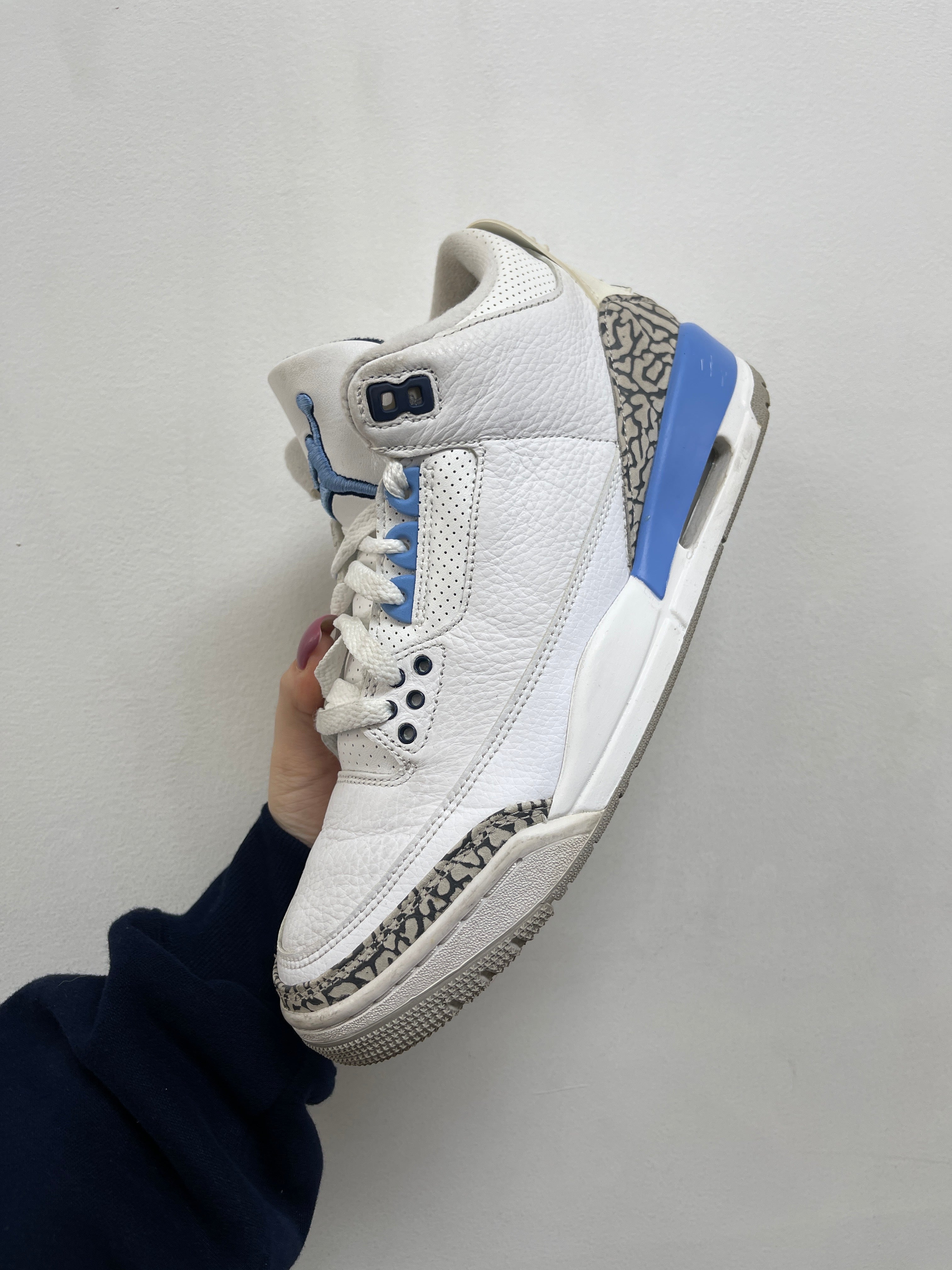 Jordan 3 UNC Sneakers