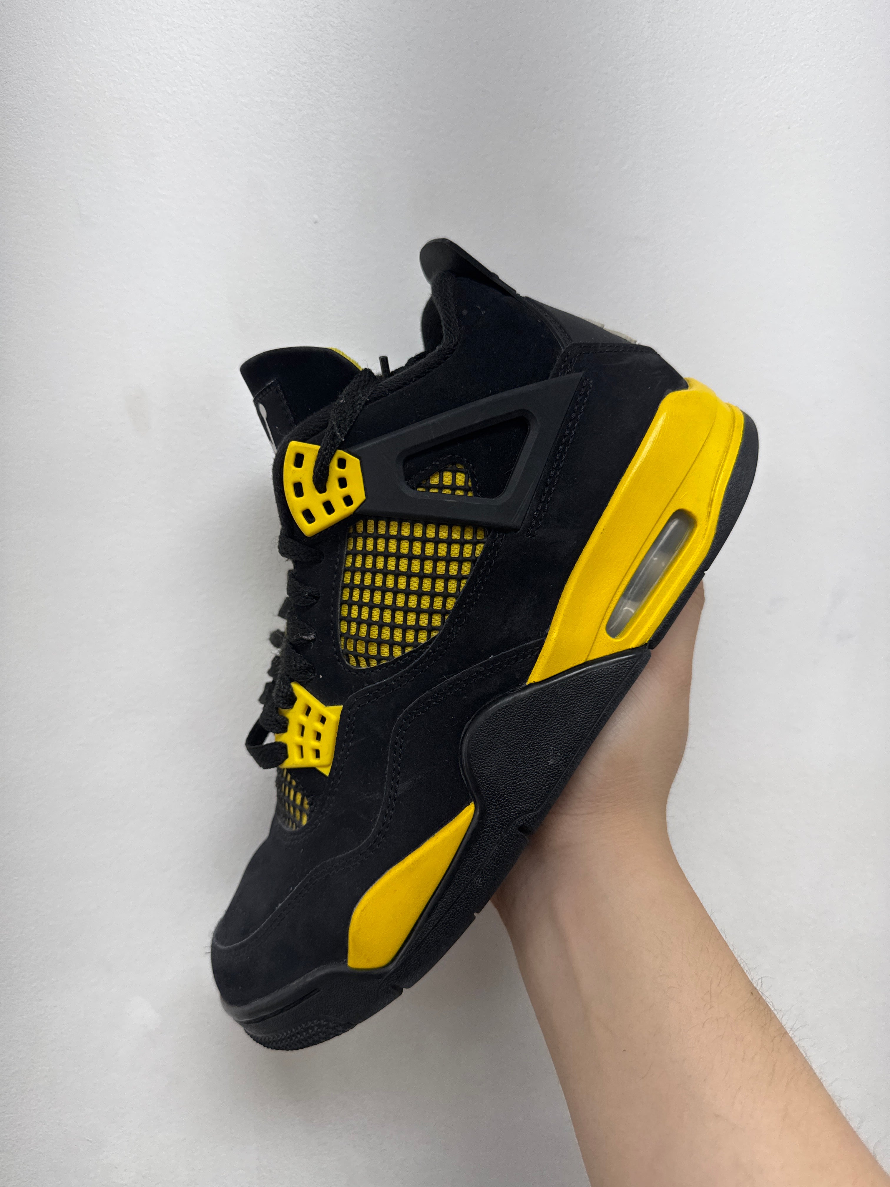 Jordan 4 Yellow Thunder Sneakers