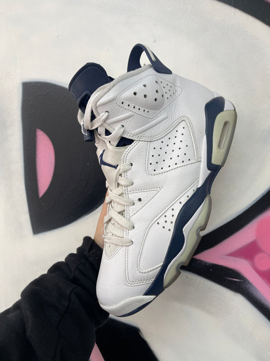 Nike Jordan 6 Midnight Navy Sneakers