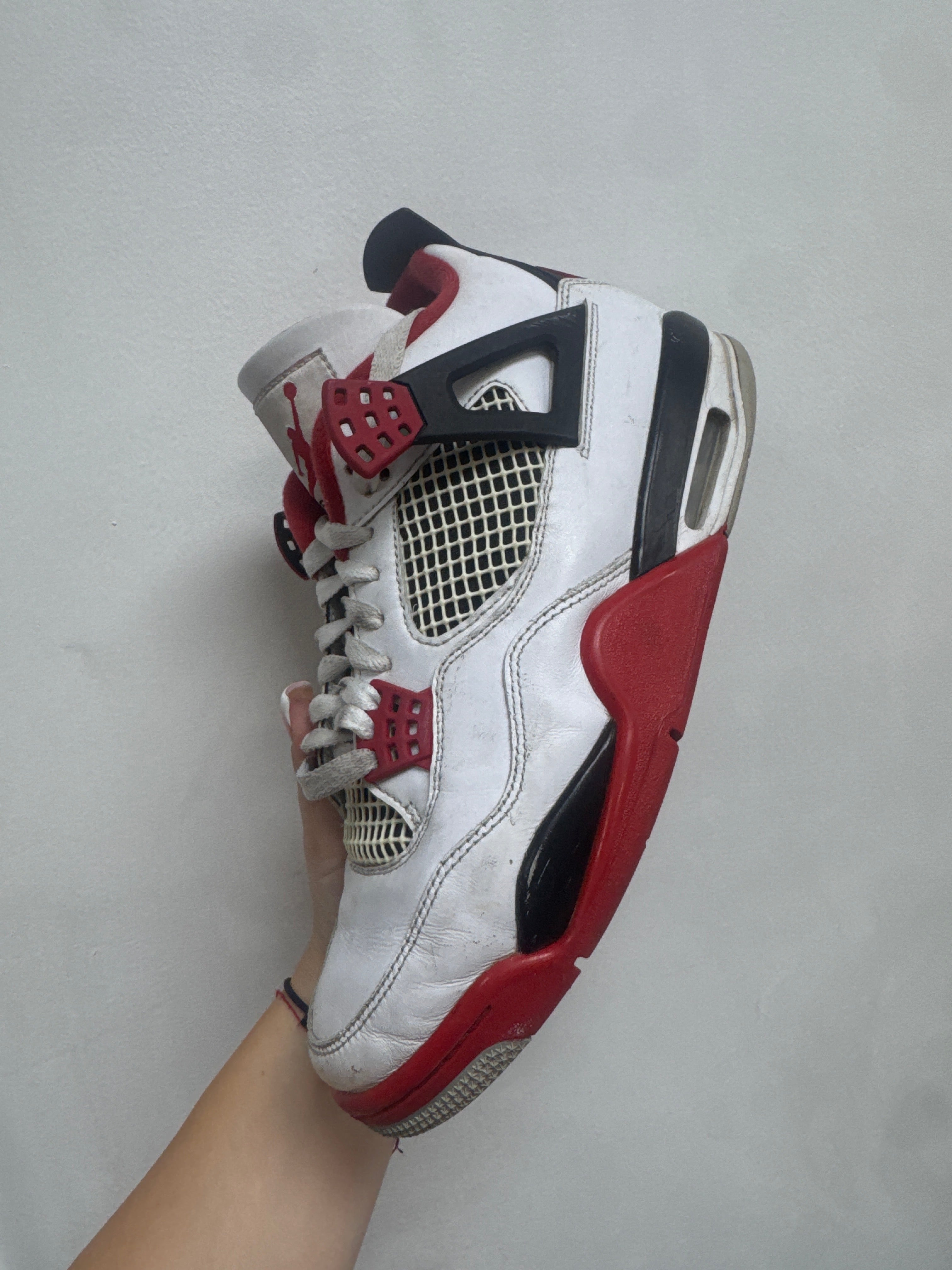 Jordan 4 Fire Red Sneakers