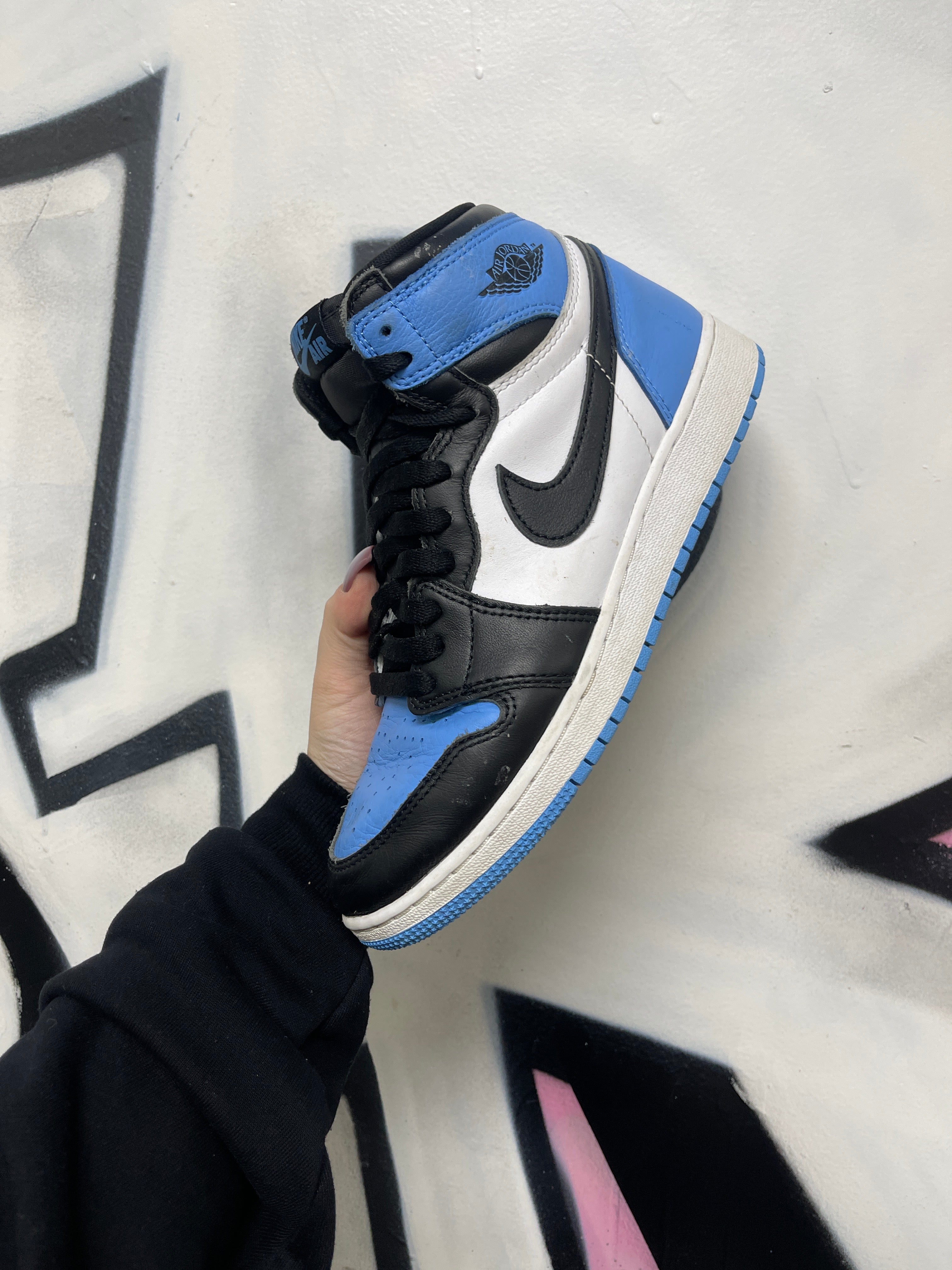 Nike Jordan 1 UNC Sneakers