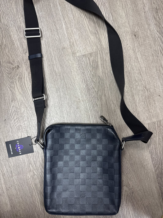 LV Infinity Messenger Side Bag Used