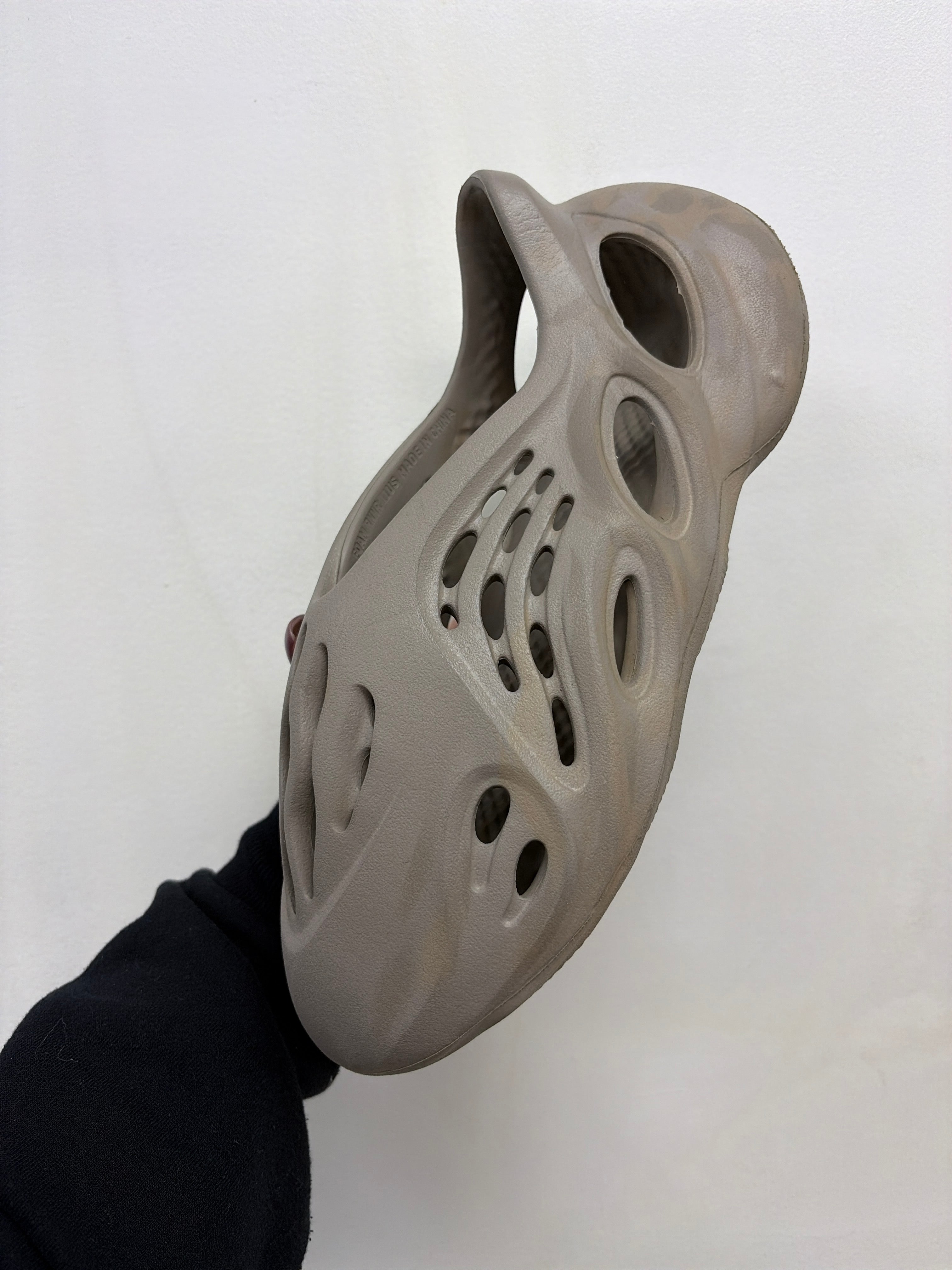 YZY Foam Runner Stone Sage Slides