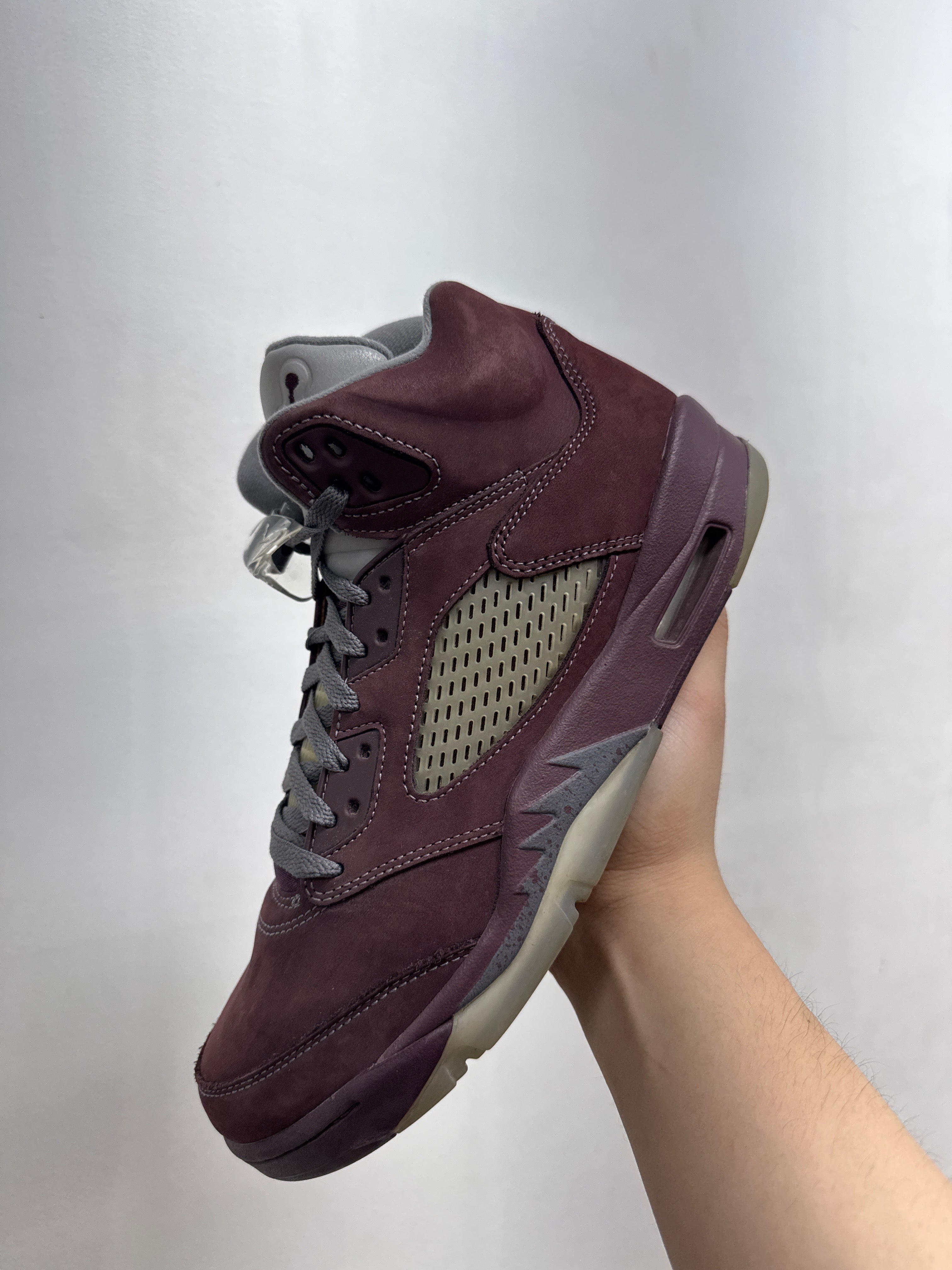 Jordan 5 Burgundy Sneakers