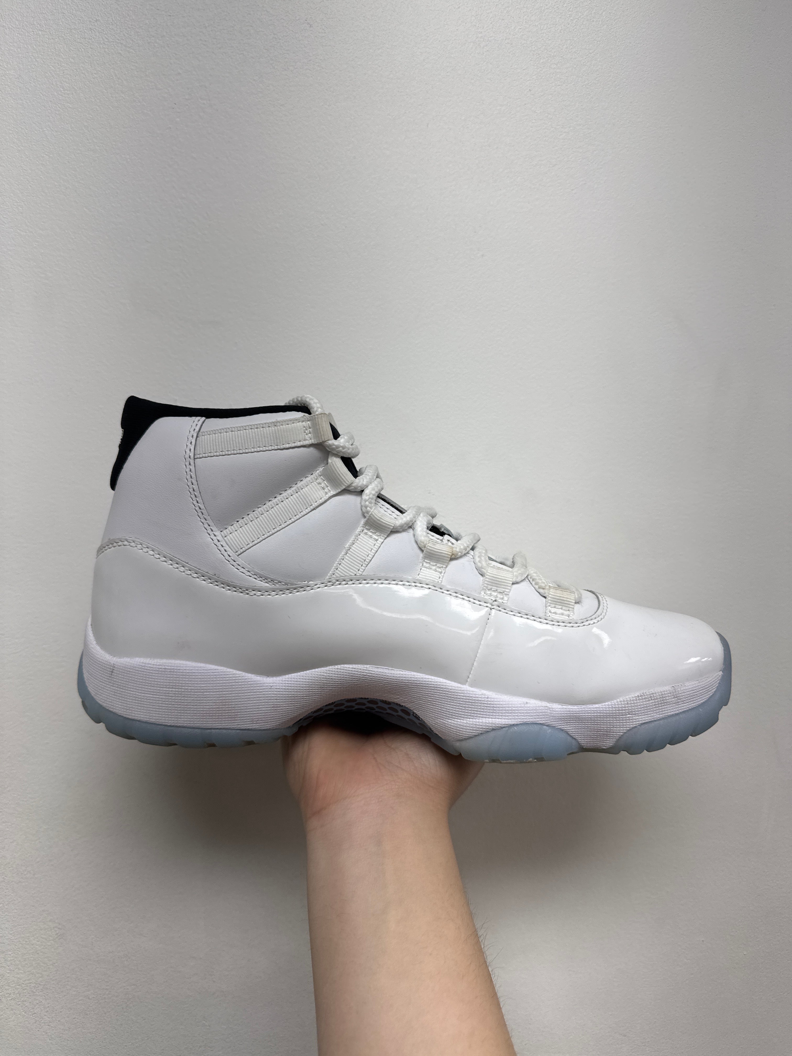Jordan 11 Legend Blue Sneakers