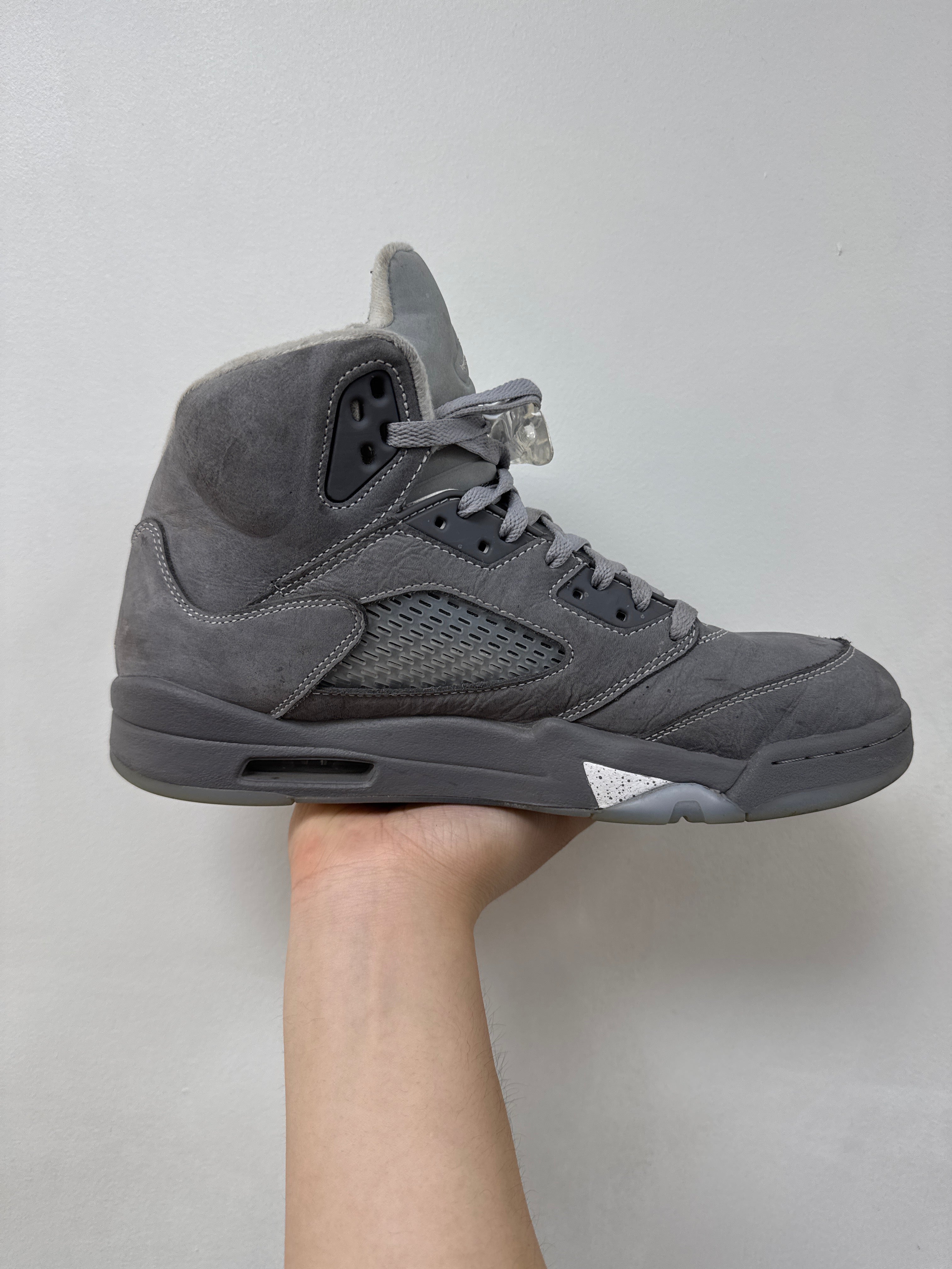 Jordan 5 Wolf Grey Sneakers