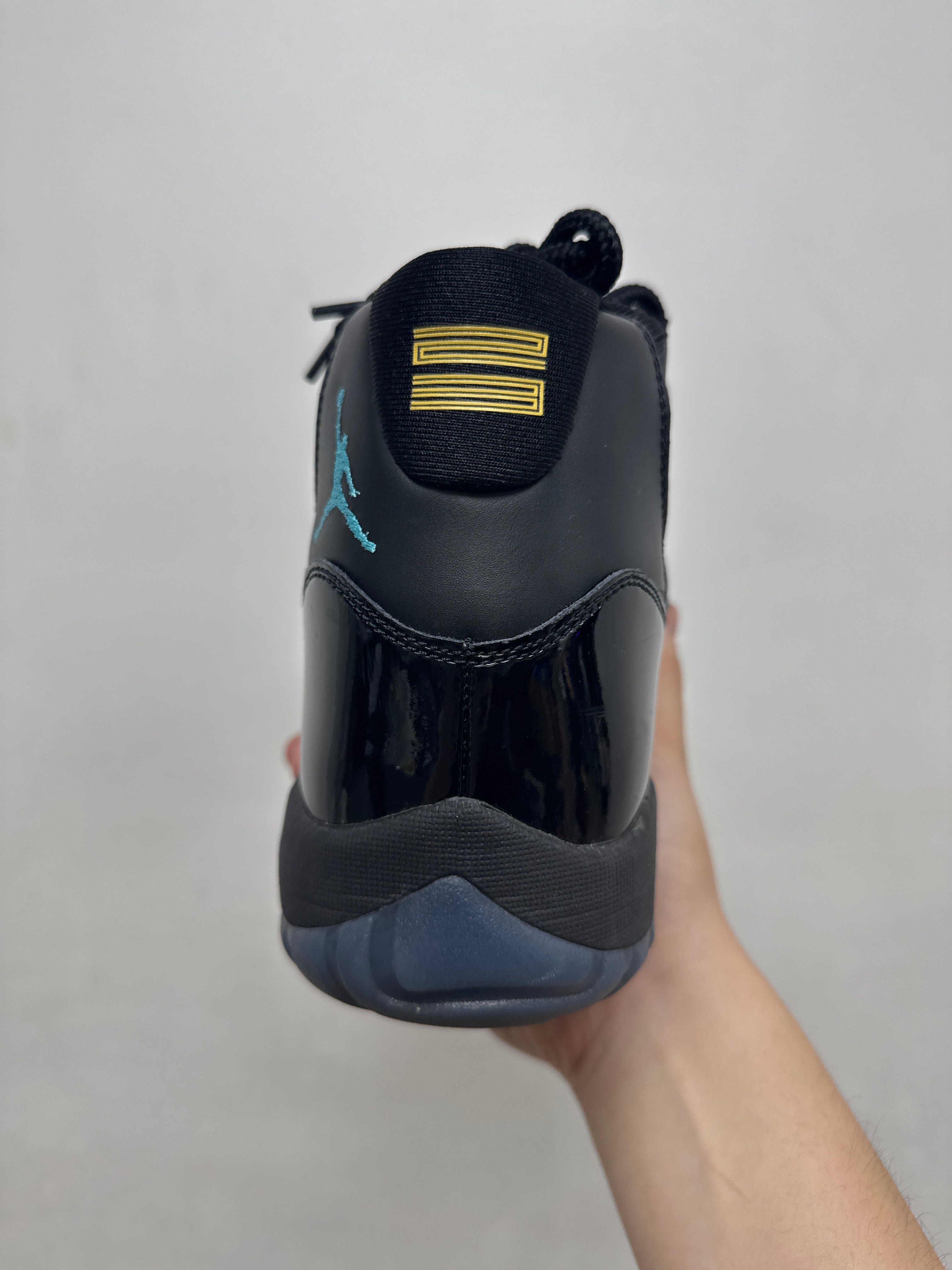 Jordan 11 Gamma Sneakers