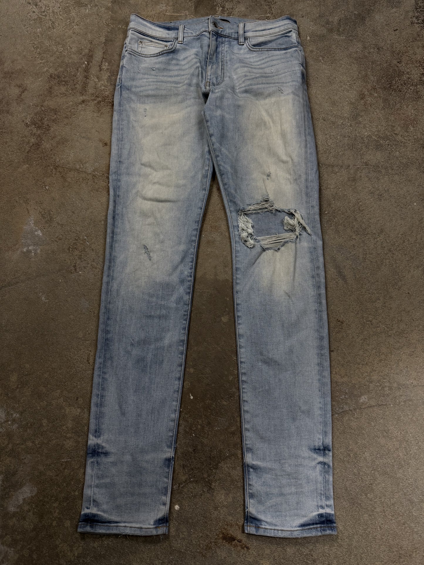 Amiri Jeans Light Wash Thrasher Knee Rip Used 34