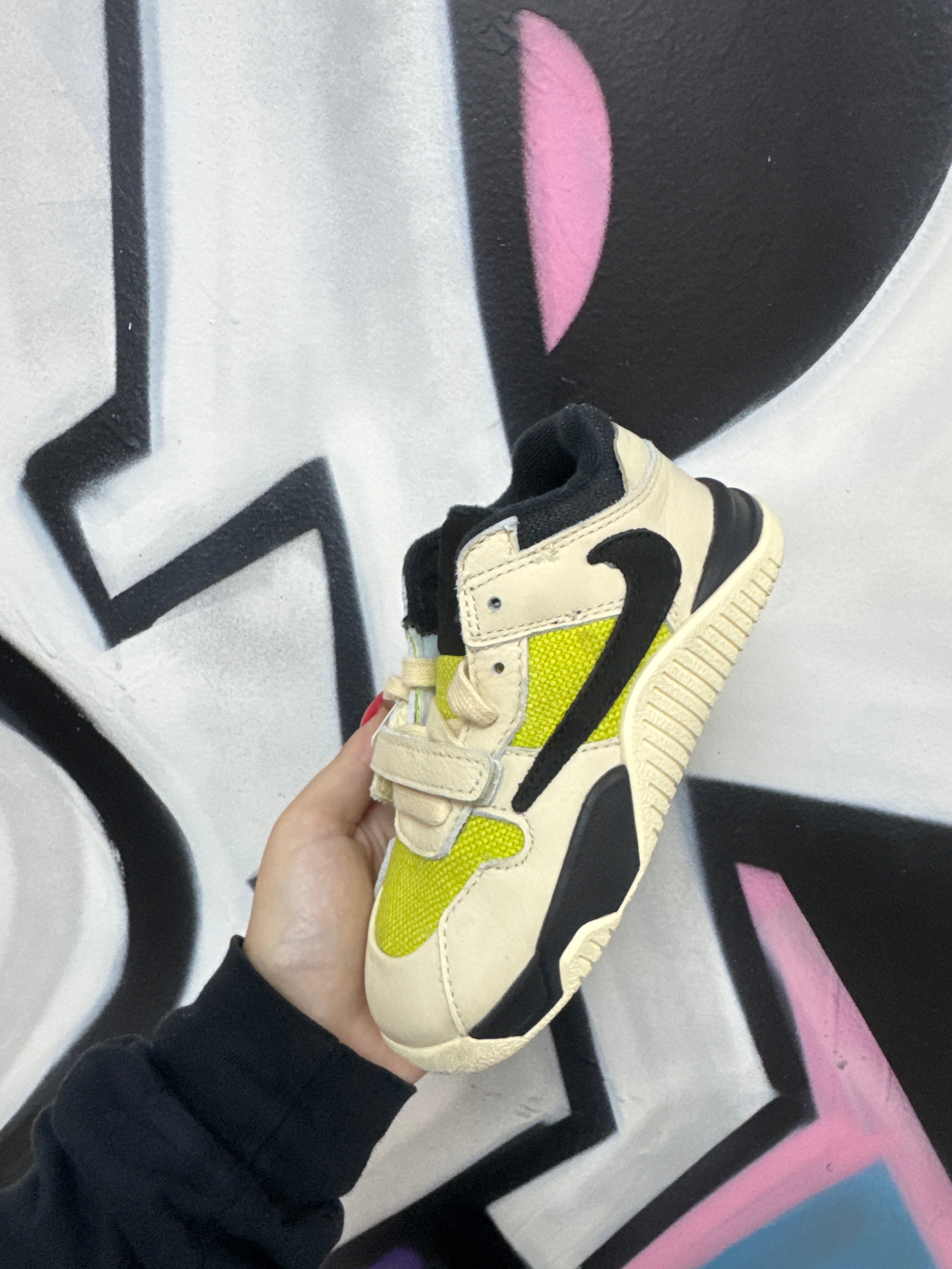 Travis Scott Bright Cactus New 10C With Box