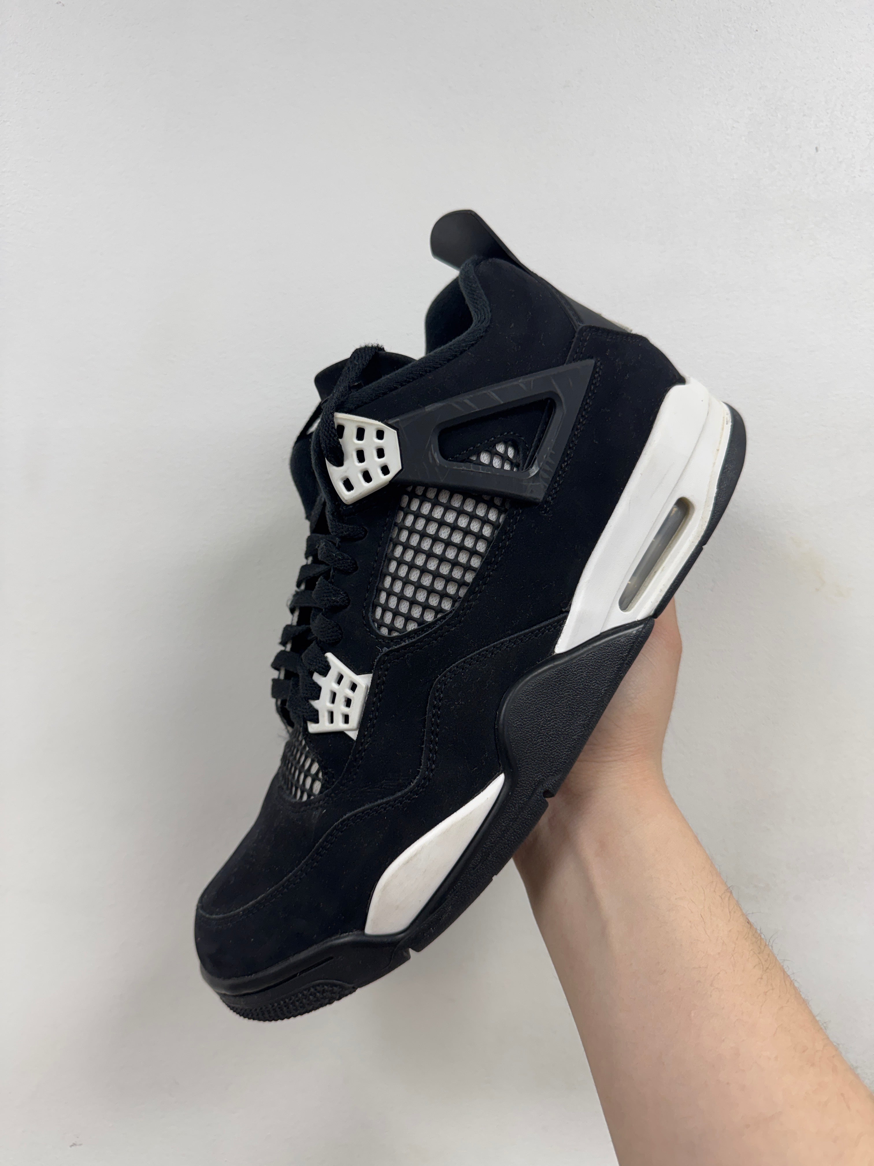 Jordan 4 White Thunder Sneakers