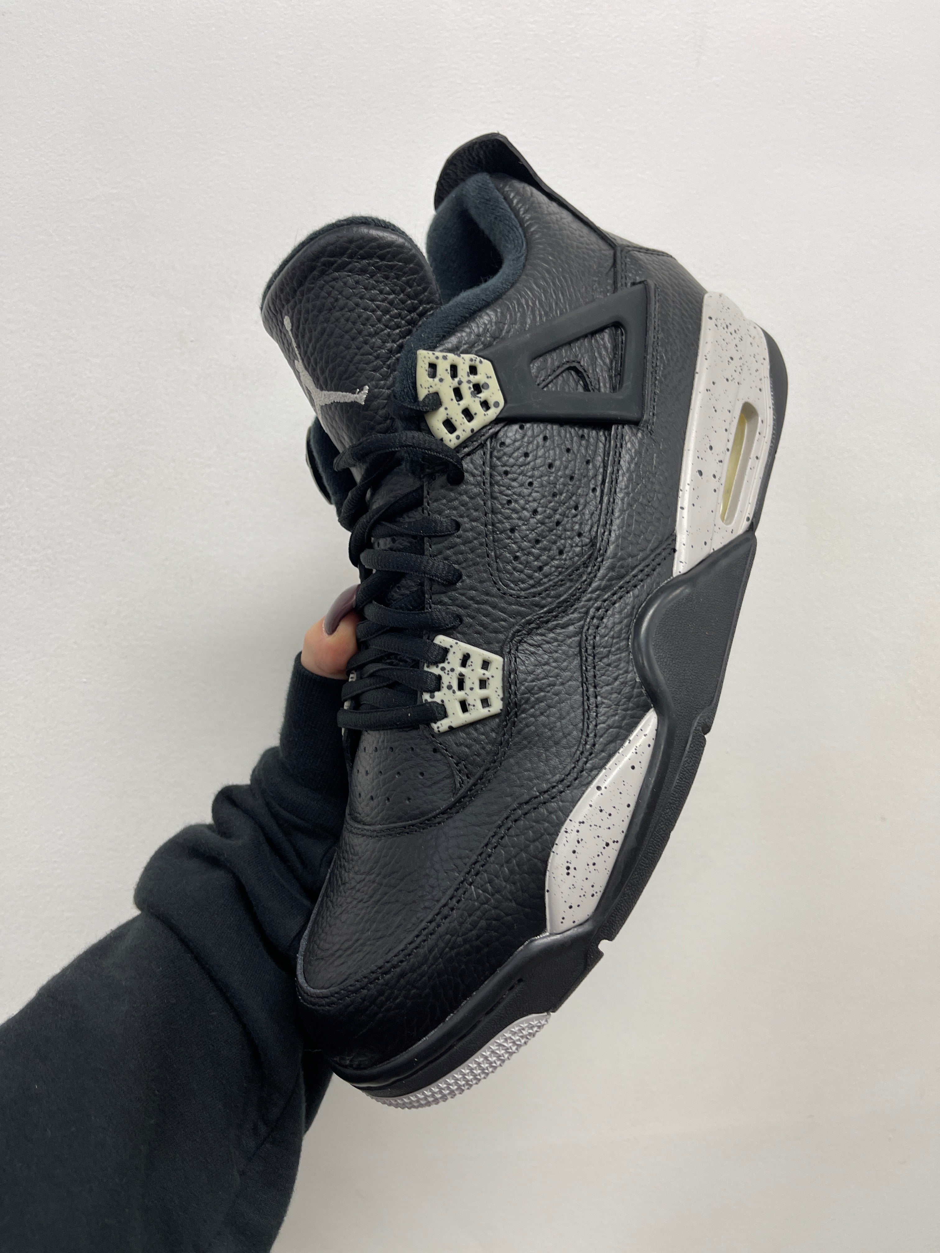 Nike Jordan 4 Oreo Sneakers