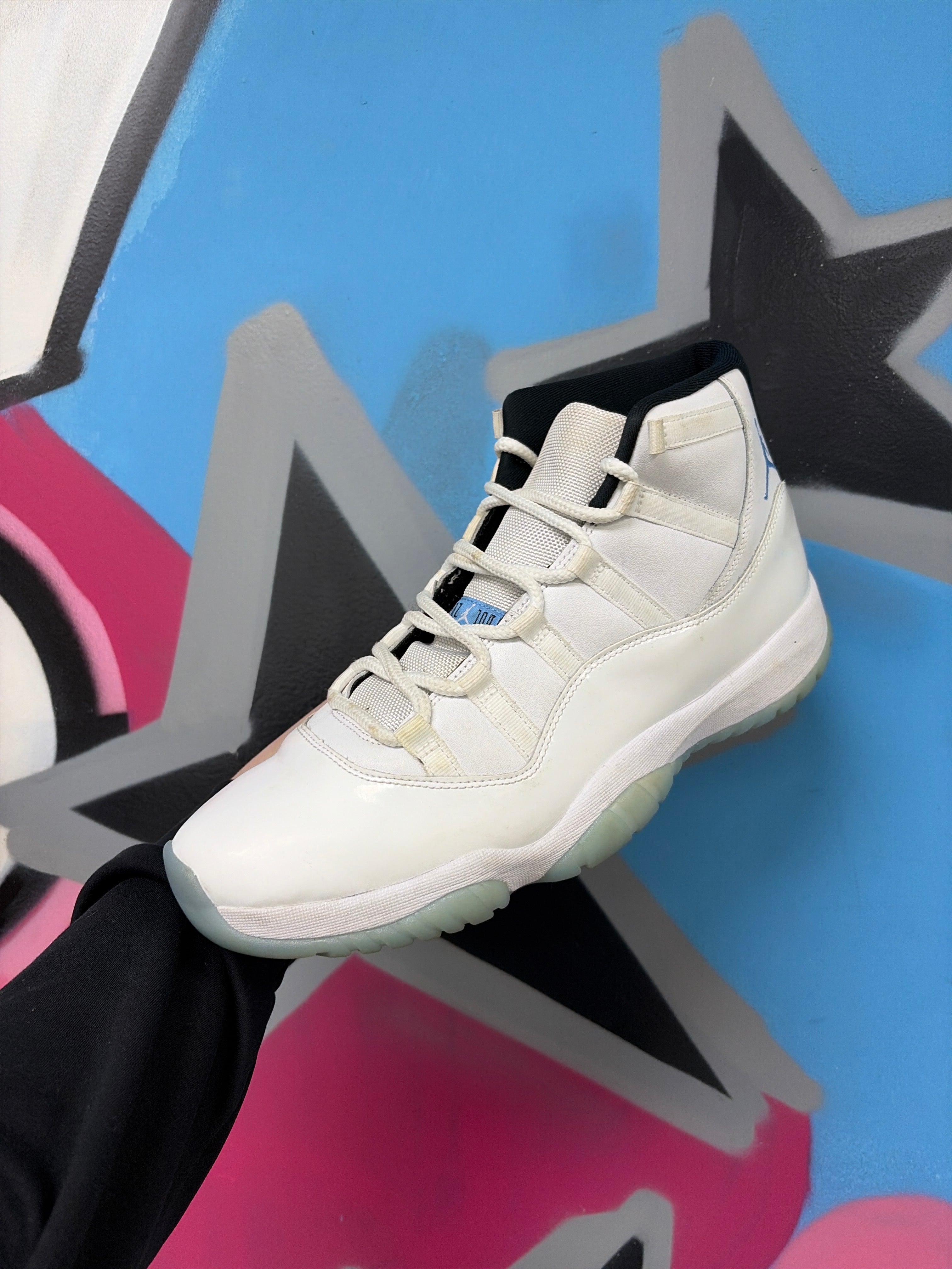 Nike Jordan 11 Legend Blue Sneakers