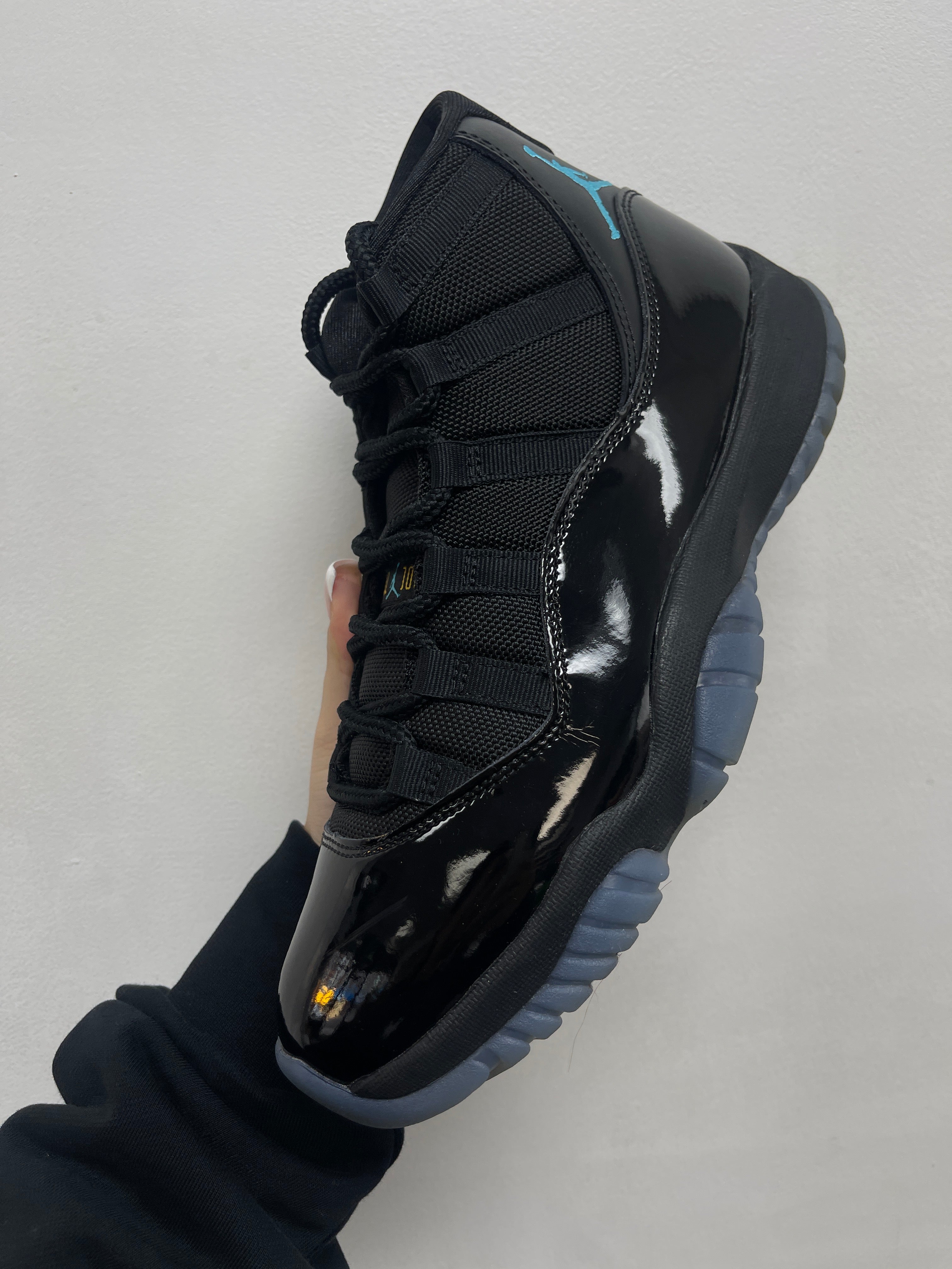 Jordan 11 Gamma Sneakers
