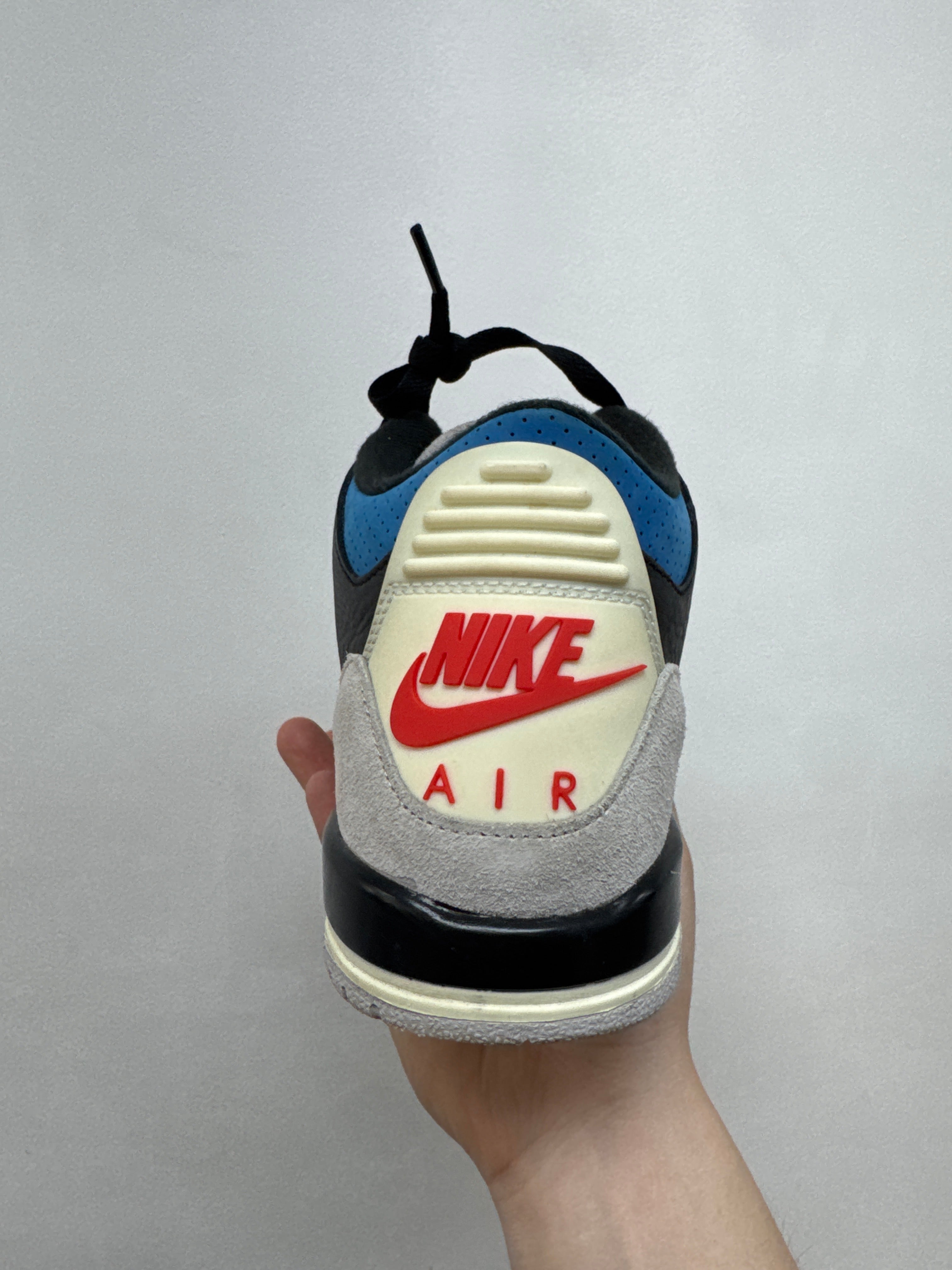 Jordan 3 Rare Air Sneakers