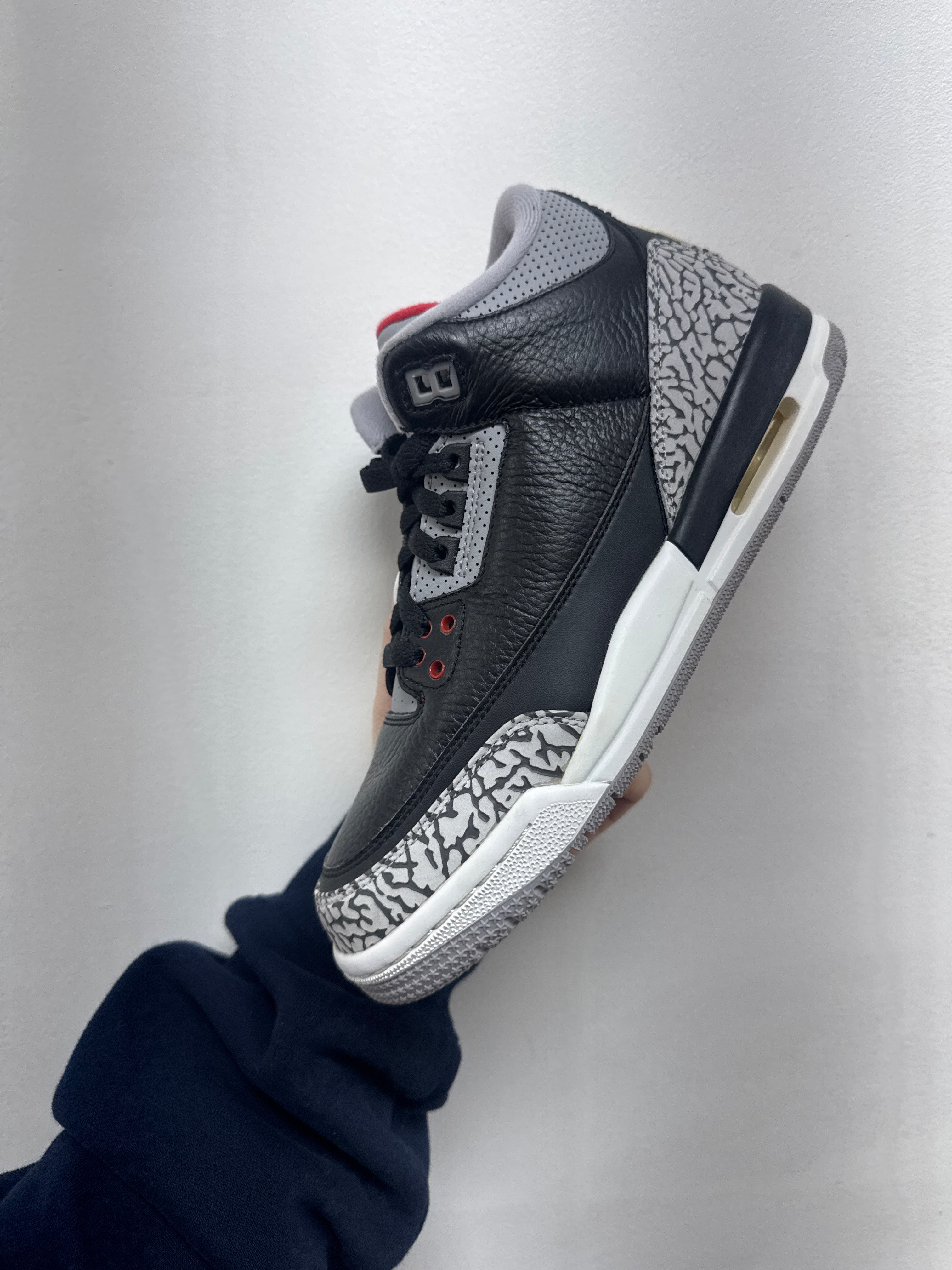Jordan 3 Black Cement (2018) Sneakers