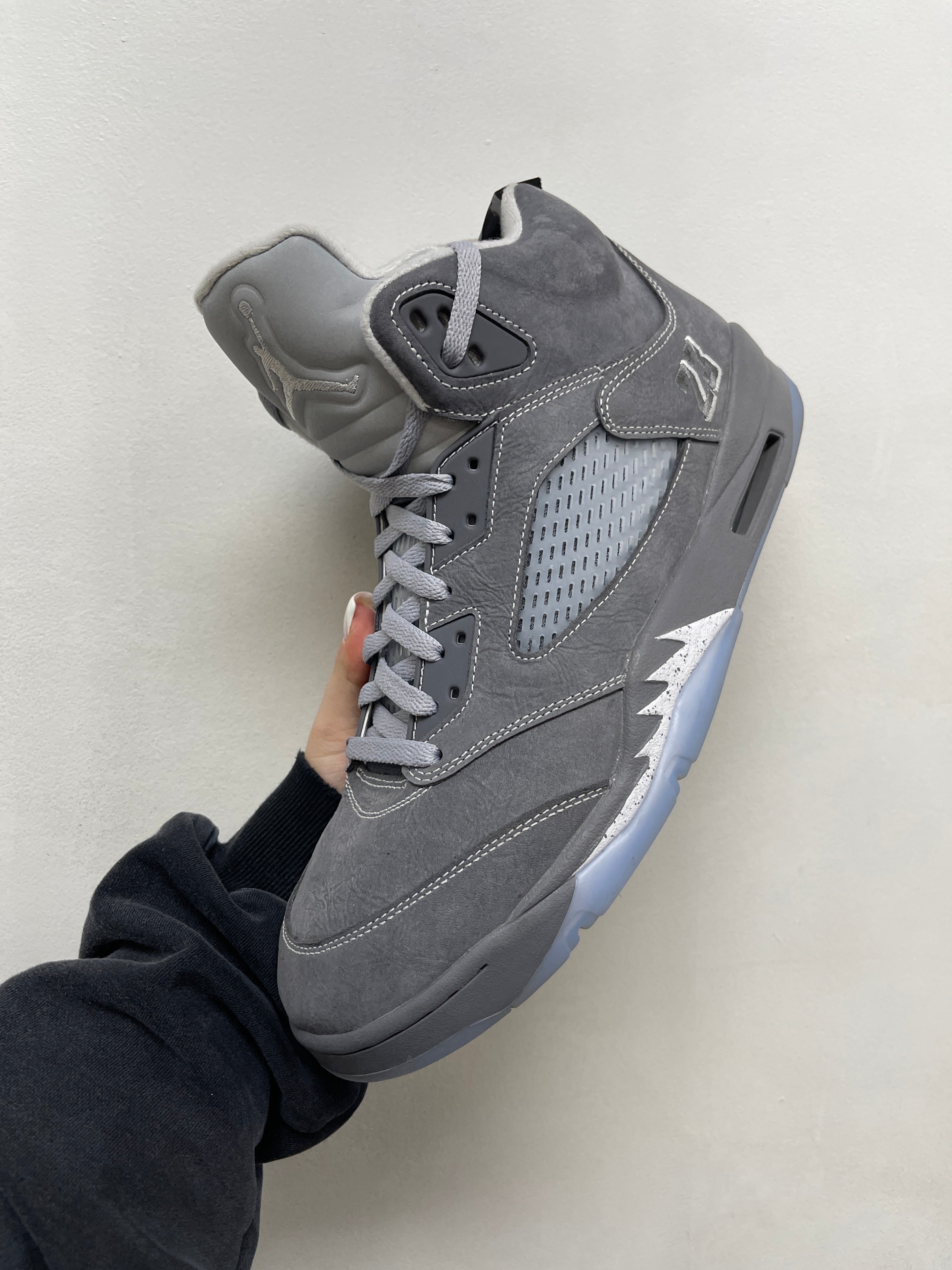 Jordan 5 Wolf Grey Sneakers