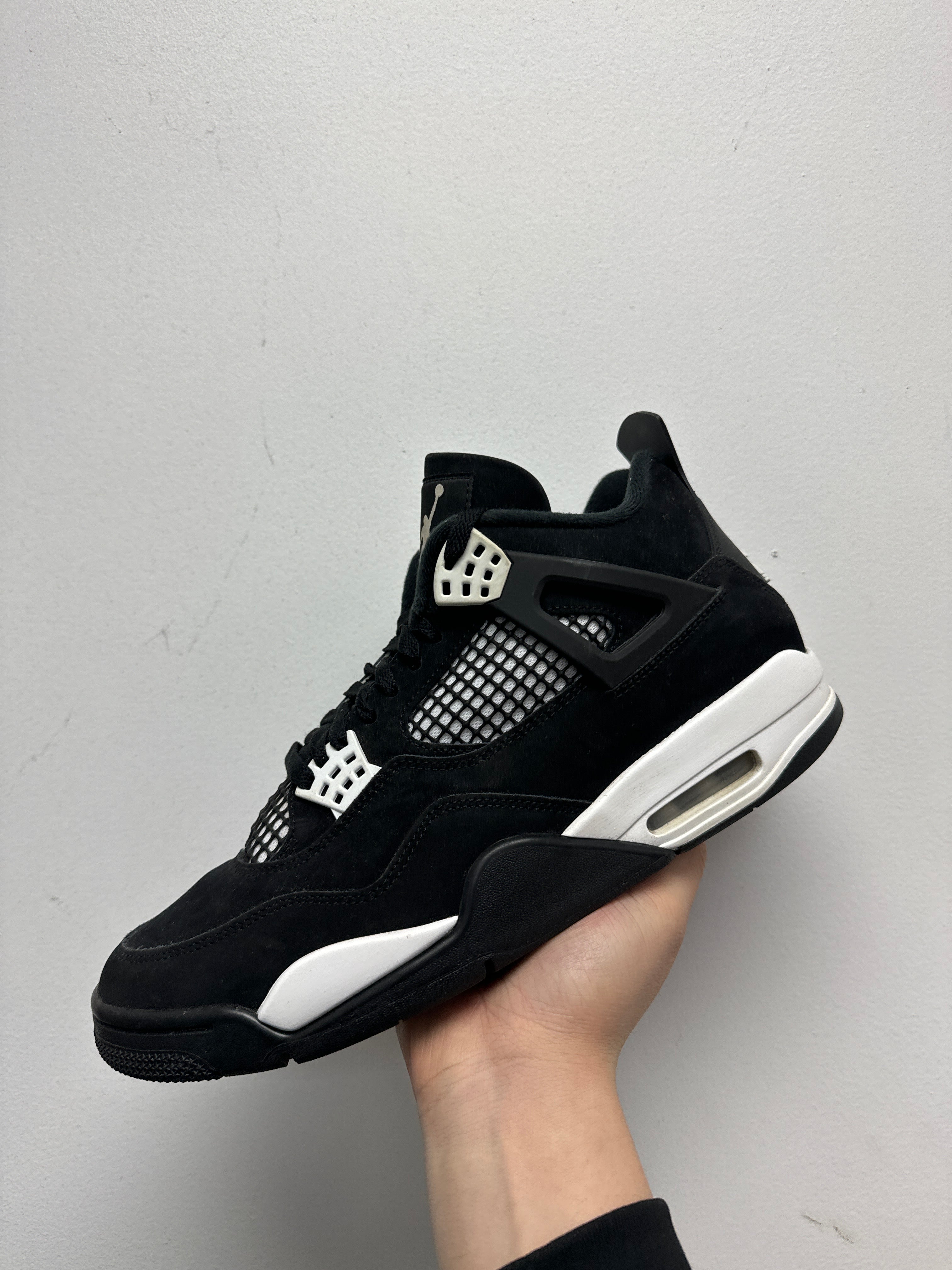 Nike Jordan 4 White Thunder Sneakers