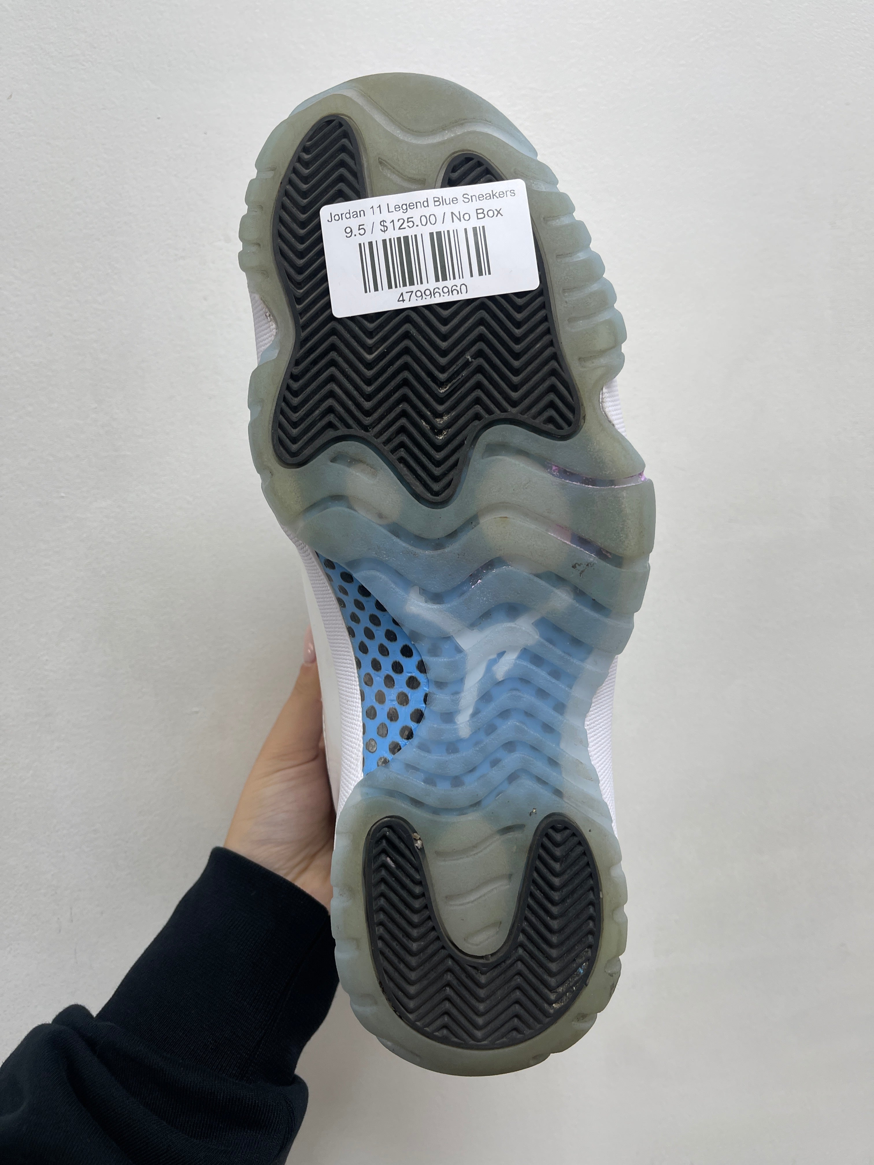 Jordan 11 Legend Blue Sneakers