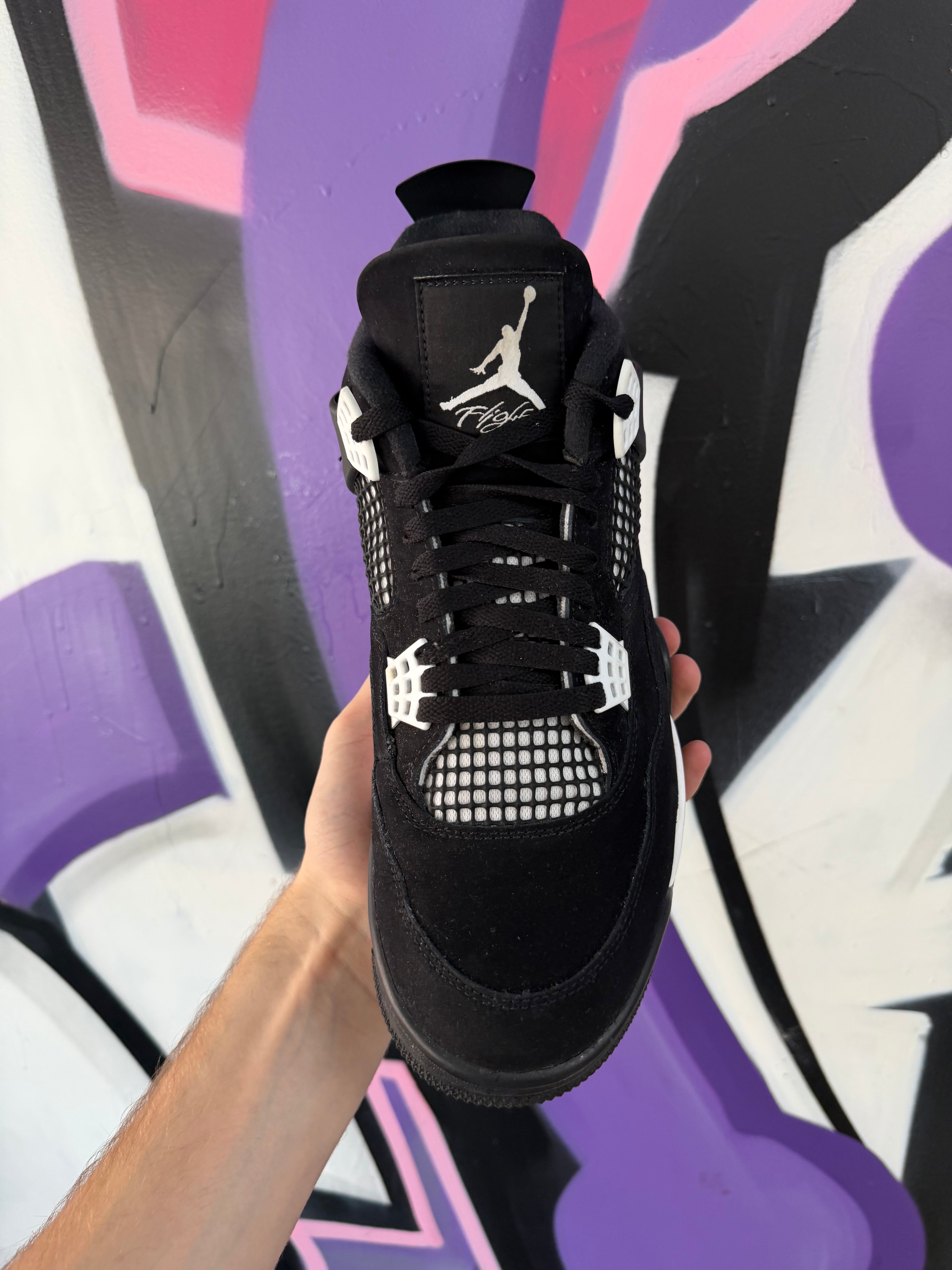 Jordan 4 White Thunder Sneakers
