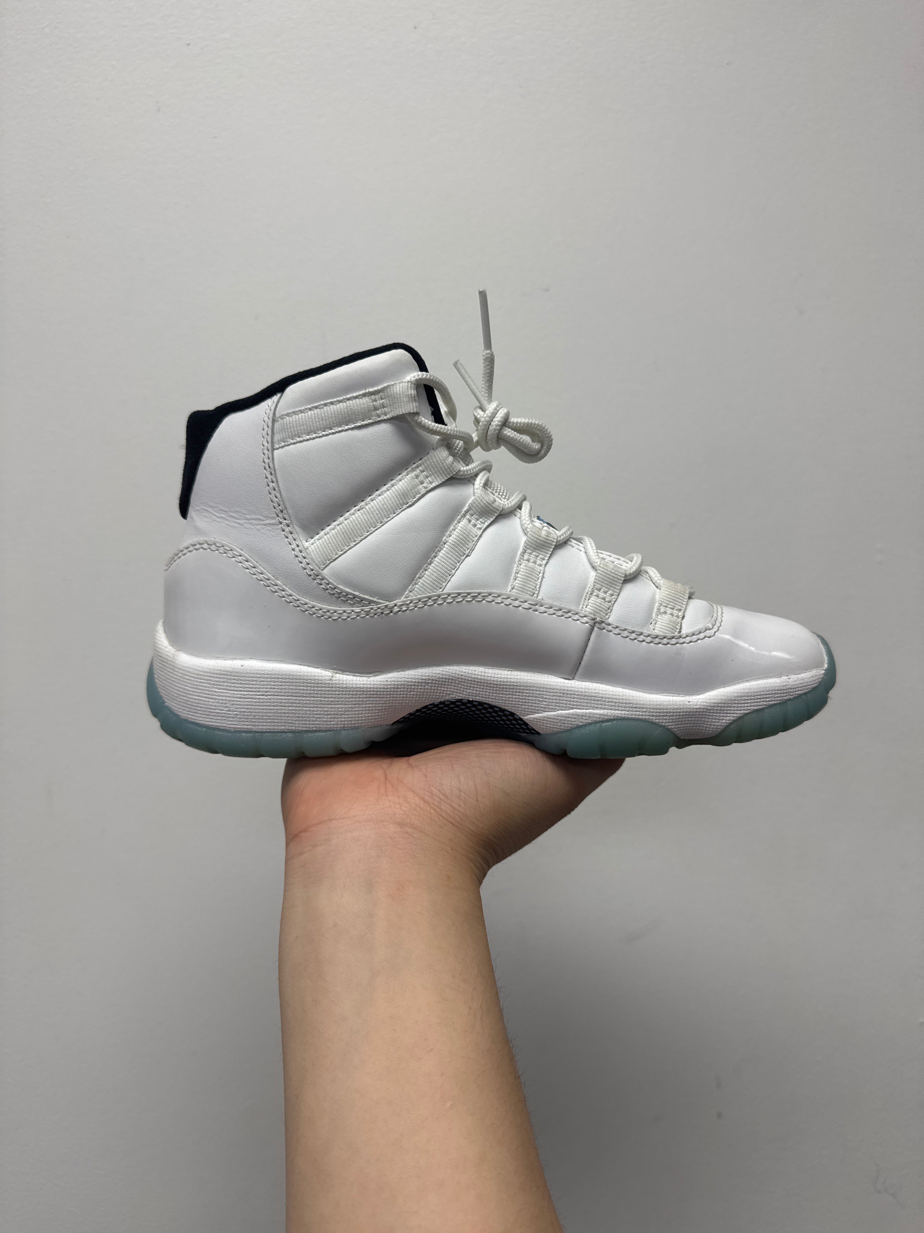 Jordan 11 Legend Blue (2014) Sneakers