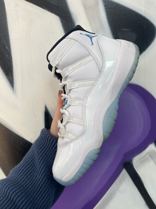 Jordan 11 Legend Blue Sneakers