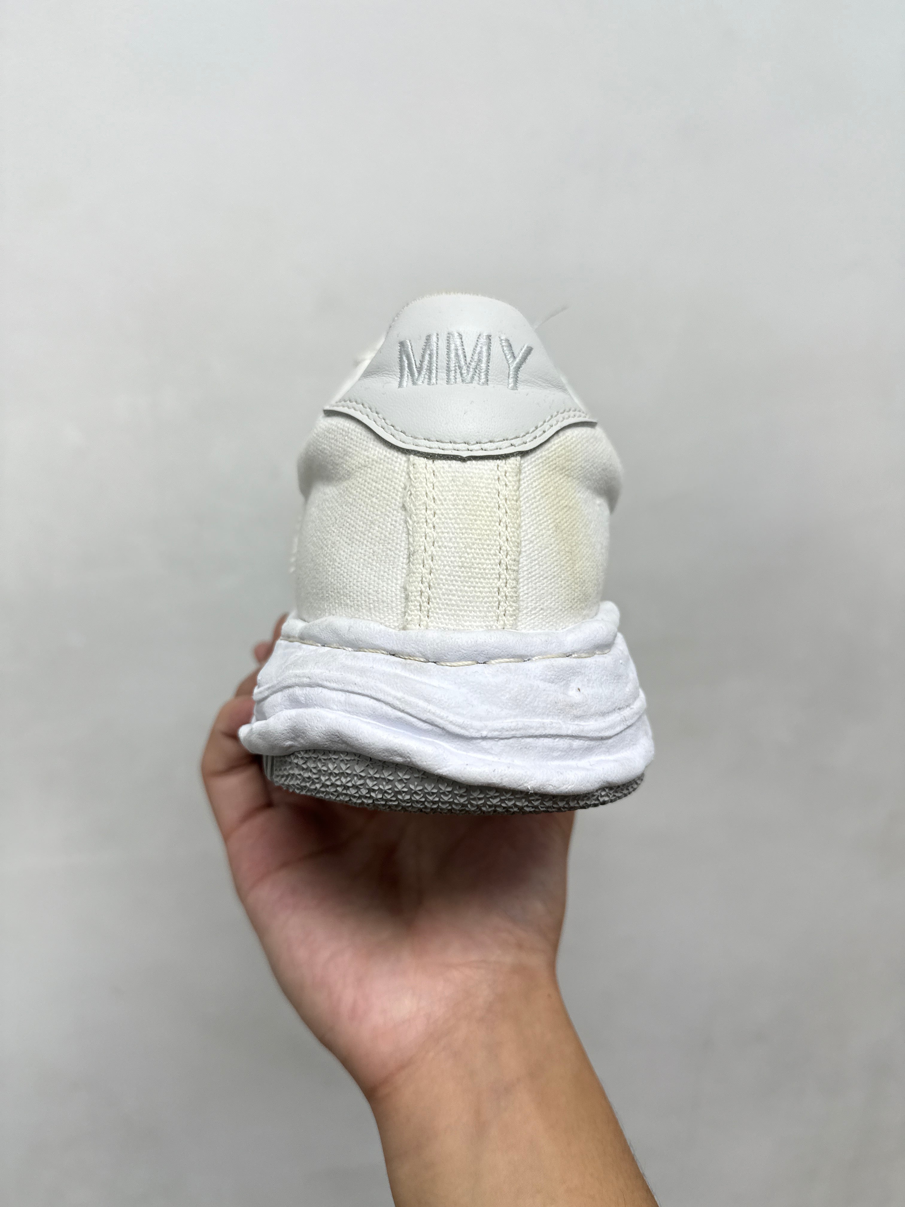 MMY Padded Hank Low White Sneakers