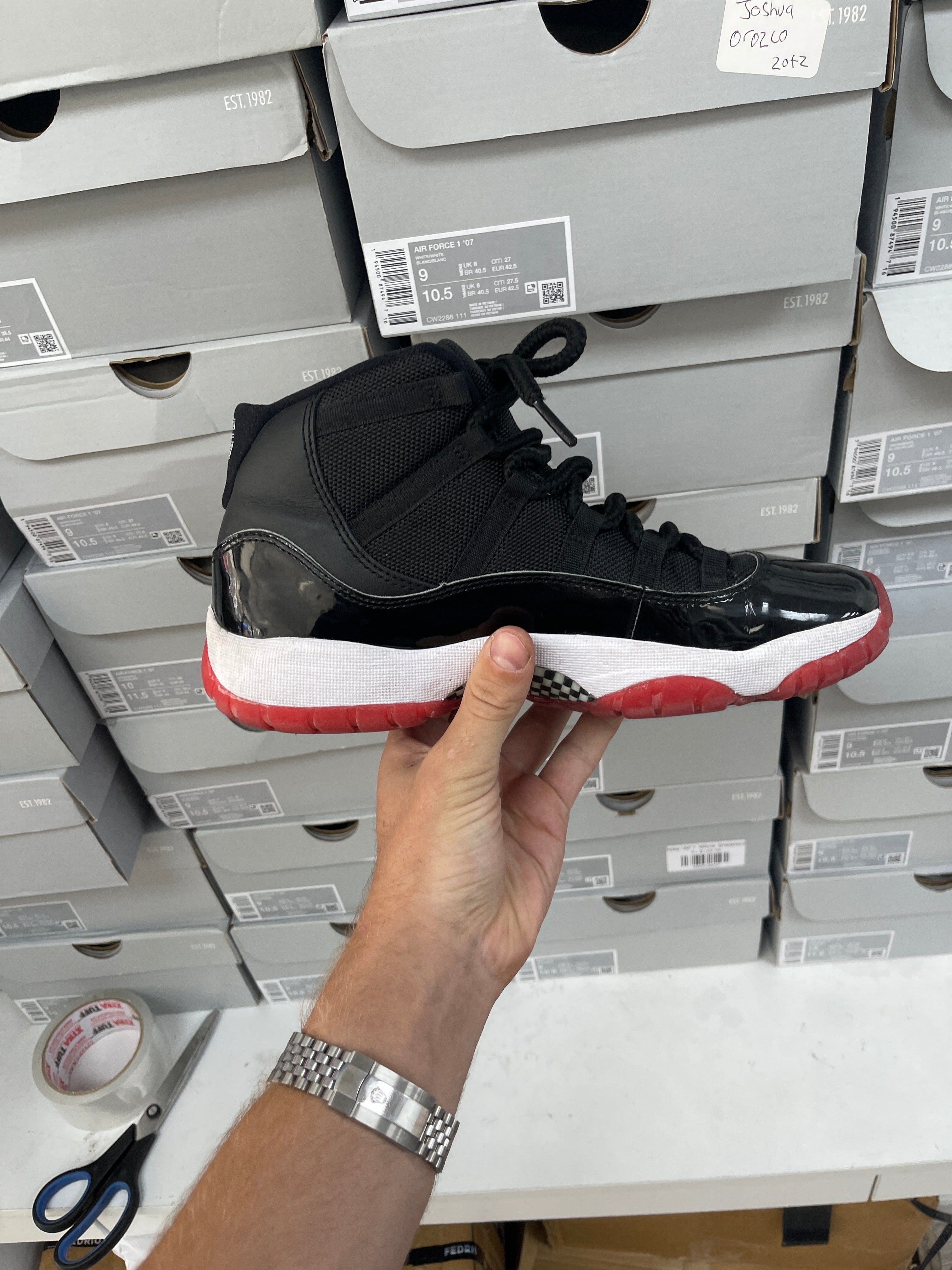 Jordan 11 Bred Sneakers