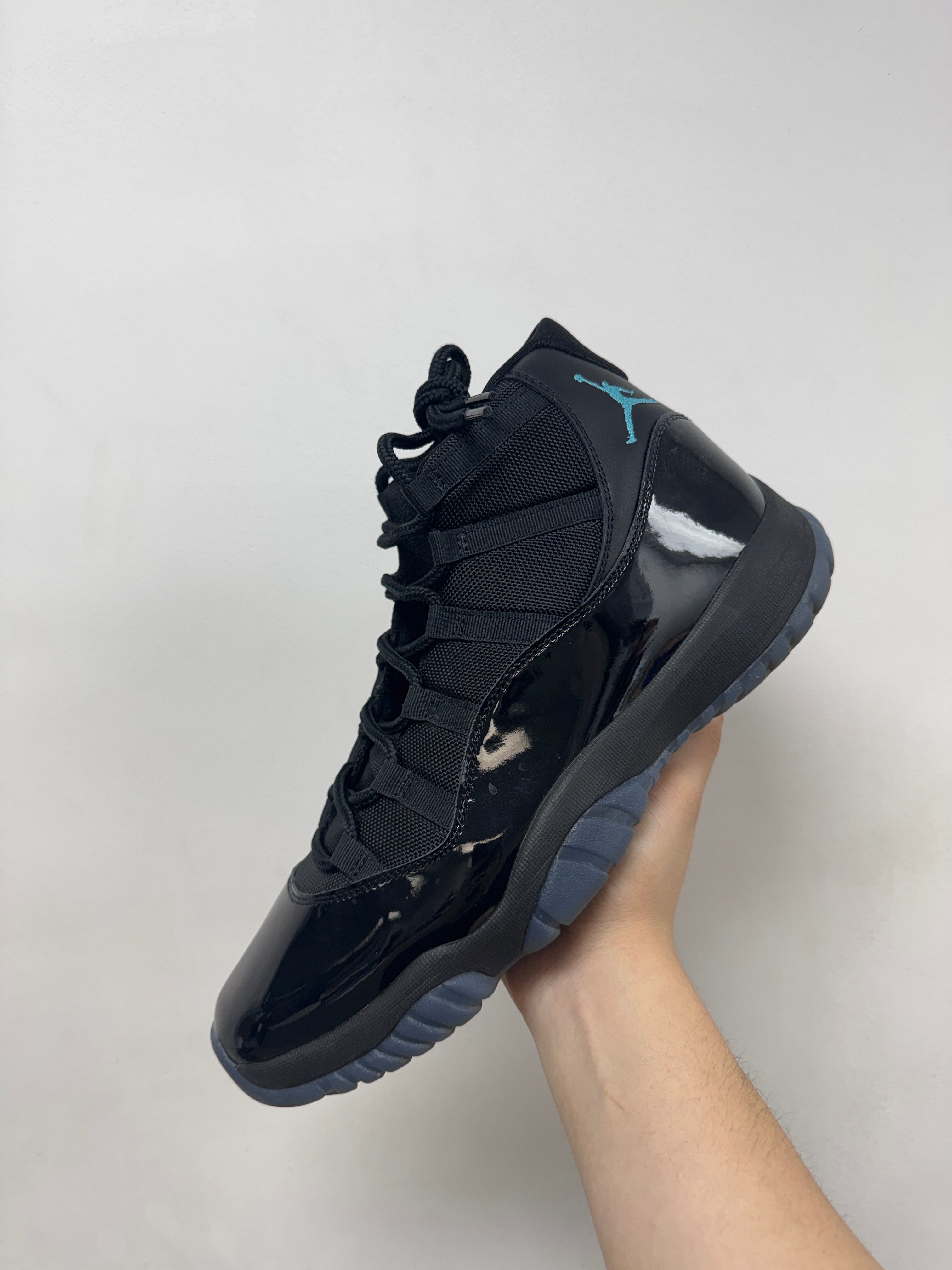 Jordan 11 Gamma Sneakers