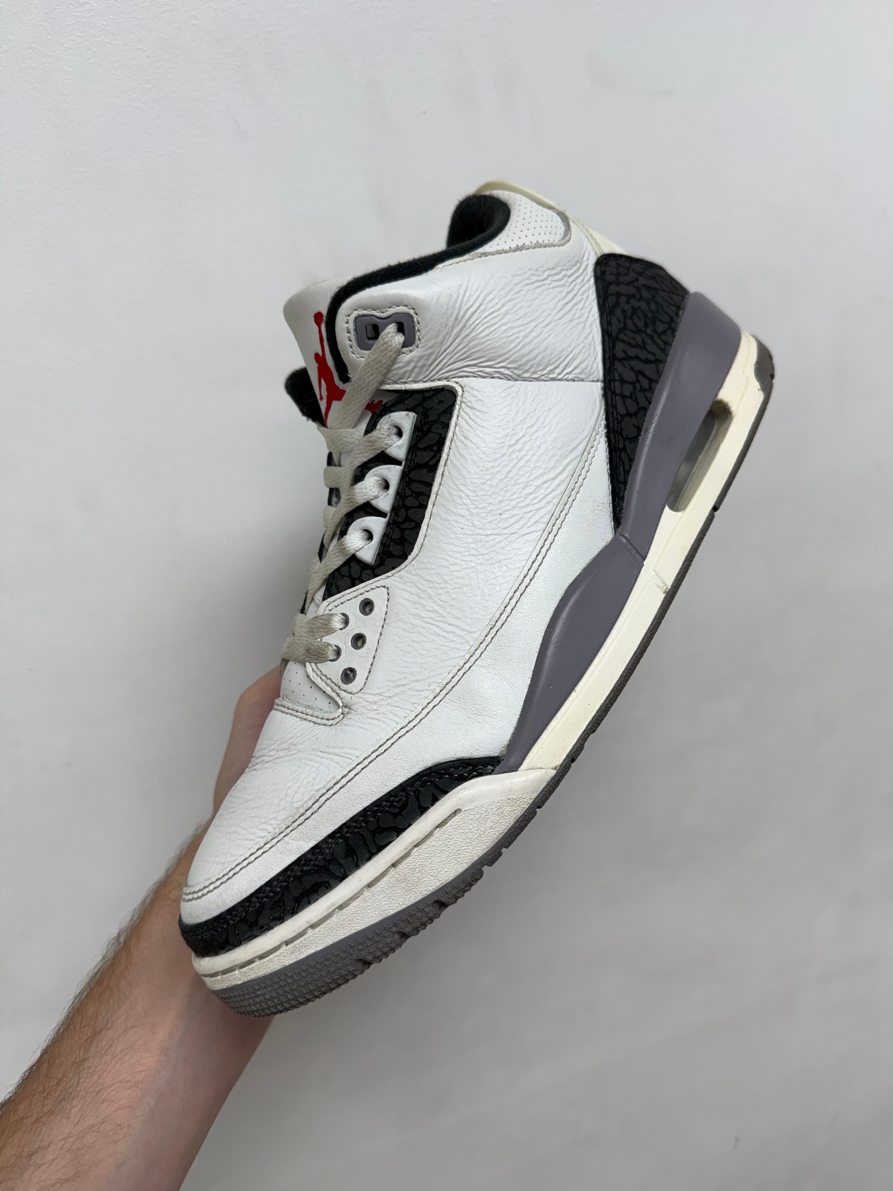 Jordan 3 Cement Grey Sneakers