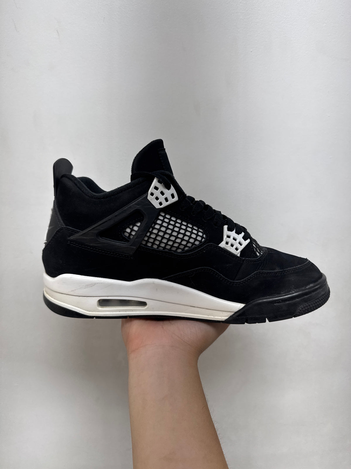 Jordan 4 White Thunder Sneakers