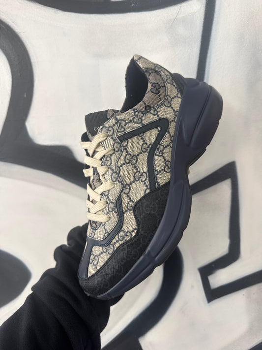 Gucci Rhyton Monogram Navy Cream (8G) Lightly Worn With Box