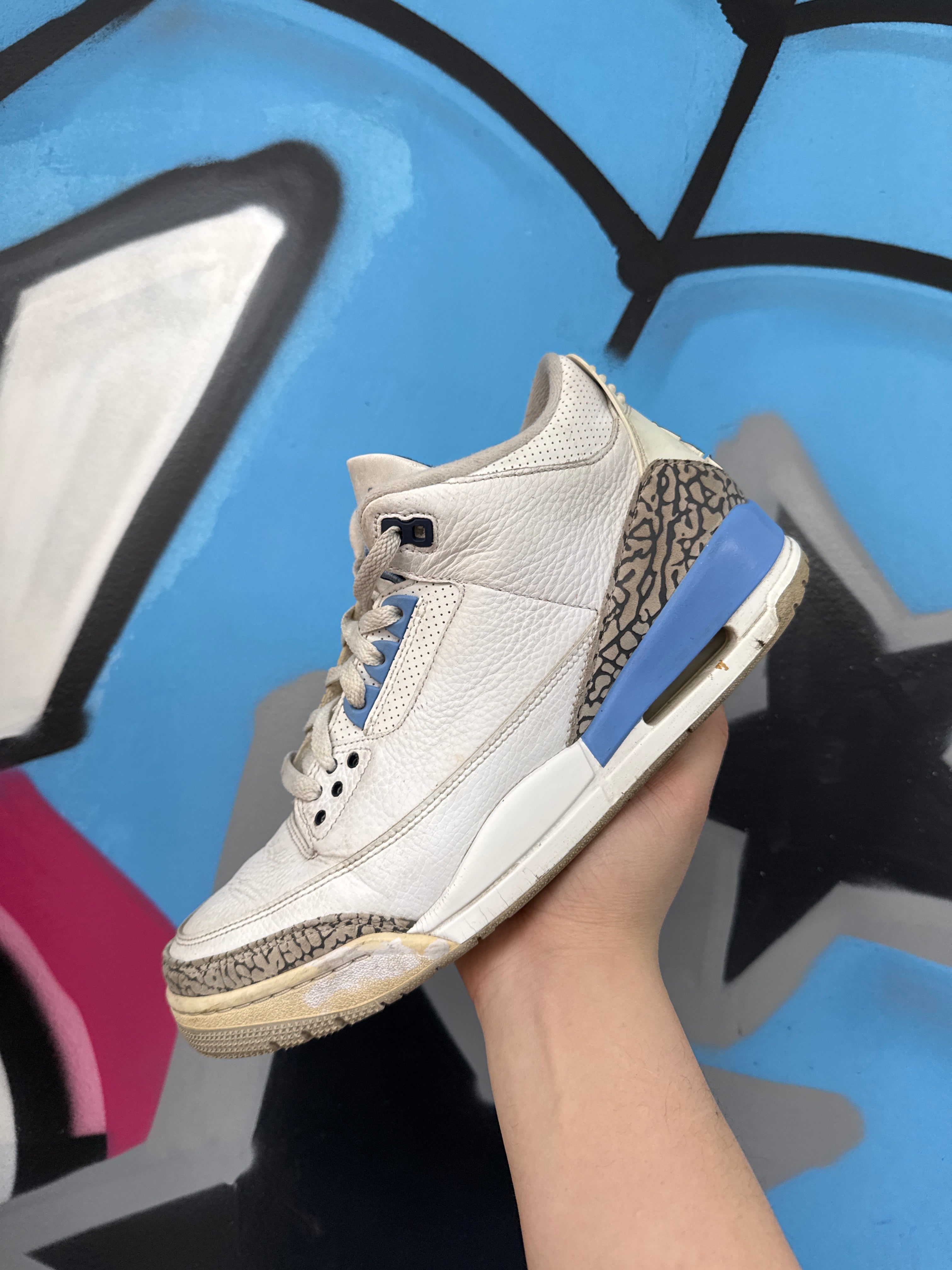 Jordan 3 UNC Sneakers