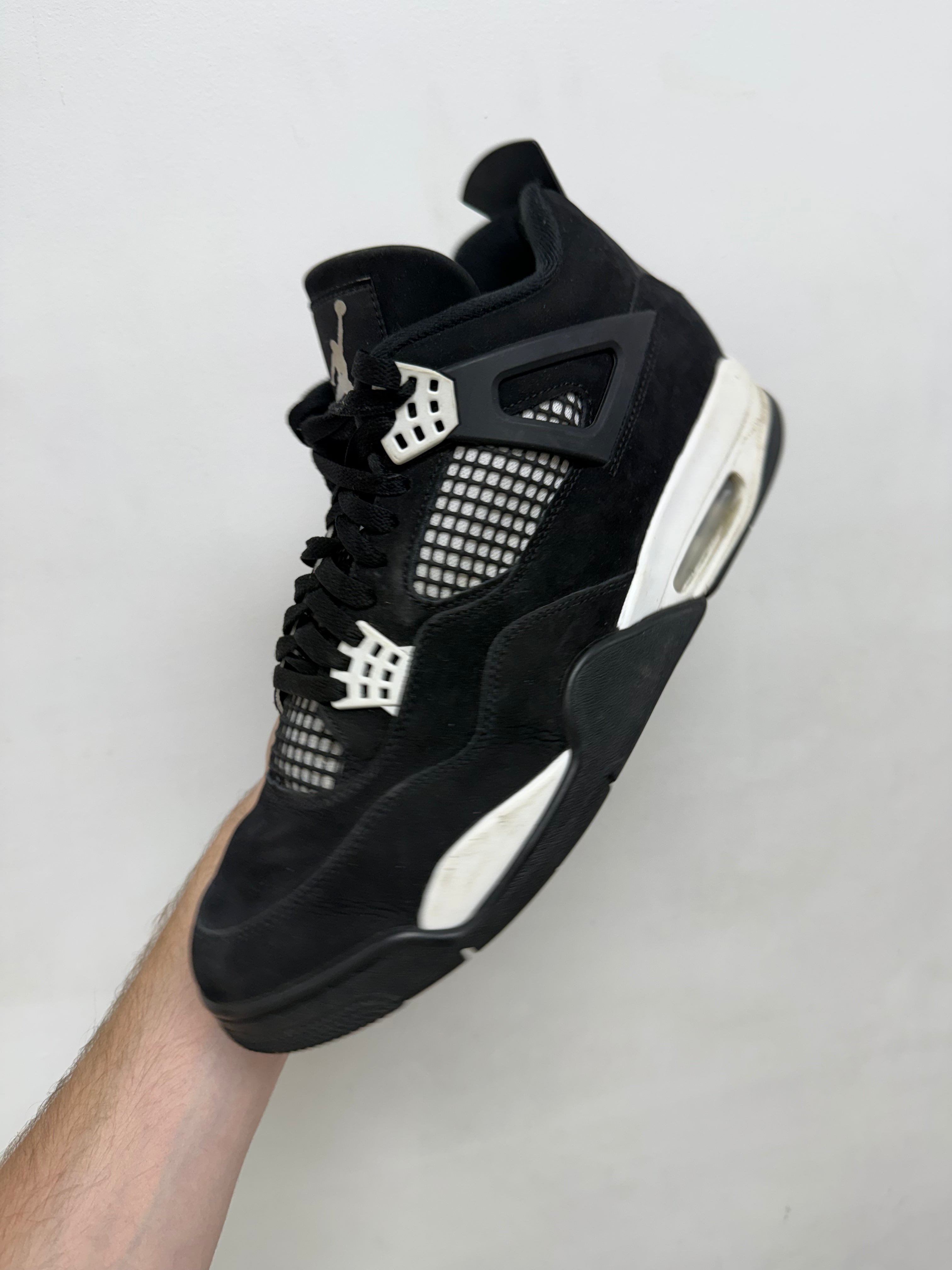 Jordan 4 White Thunder Sneakers